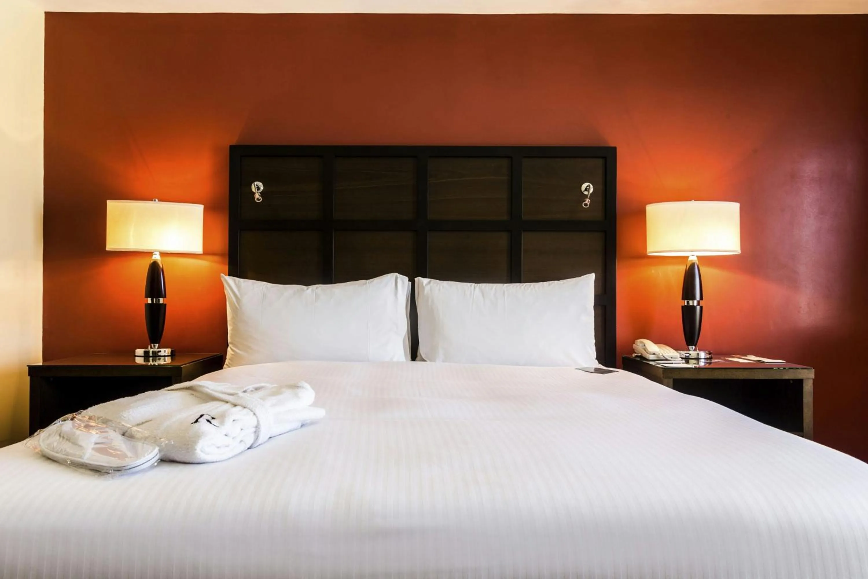 Photo of the whole room, Bed in Renaissance Caracas La Castellana Hotel