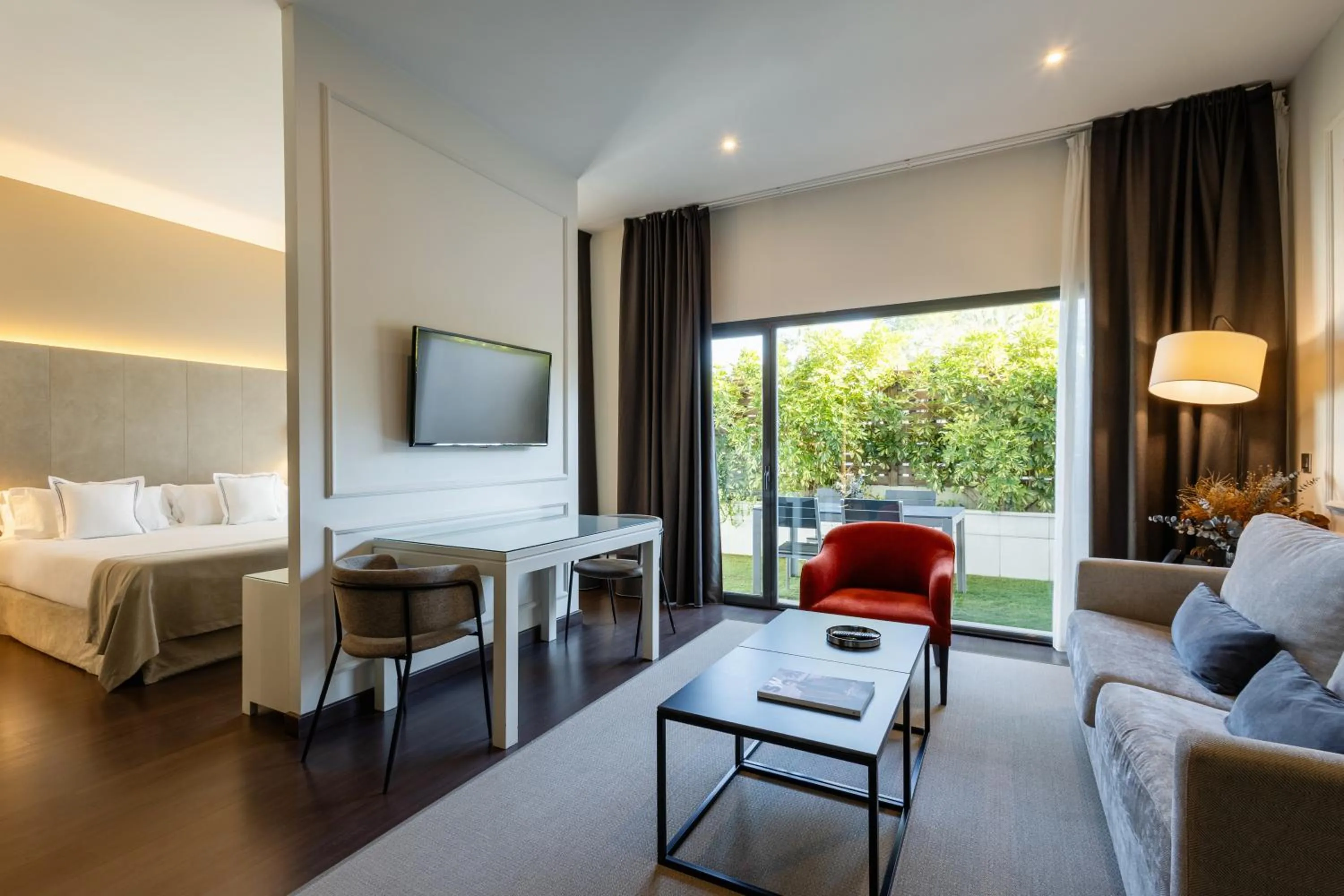 TV and multimedia, Bed in Sevilla Green Suites