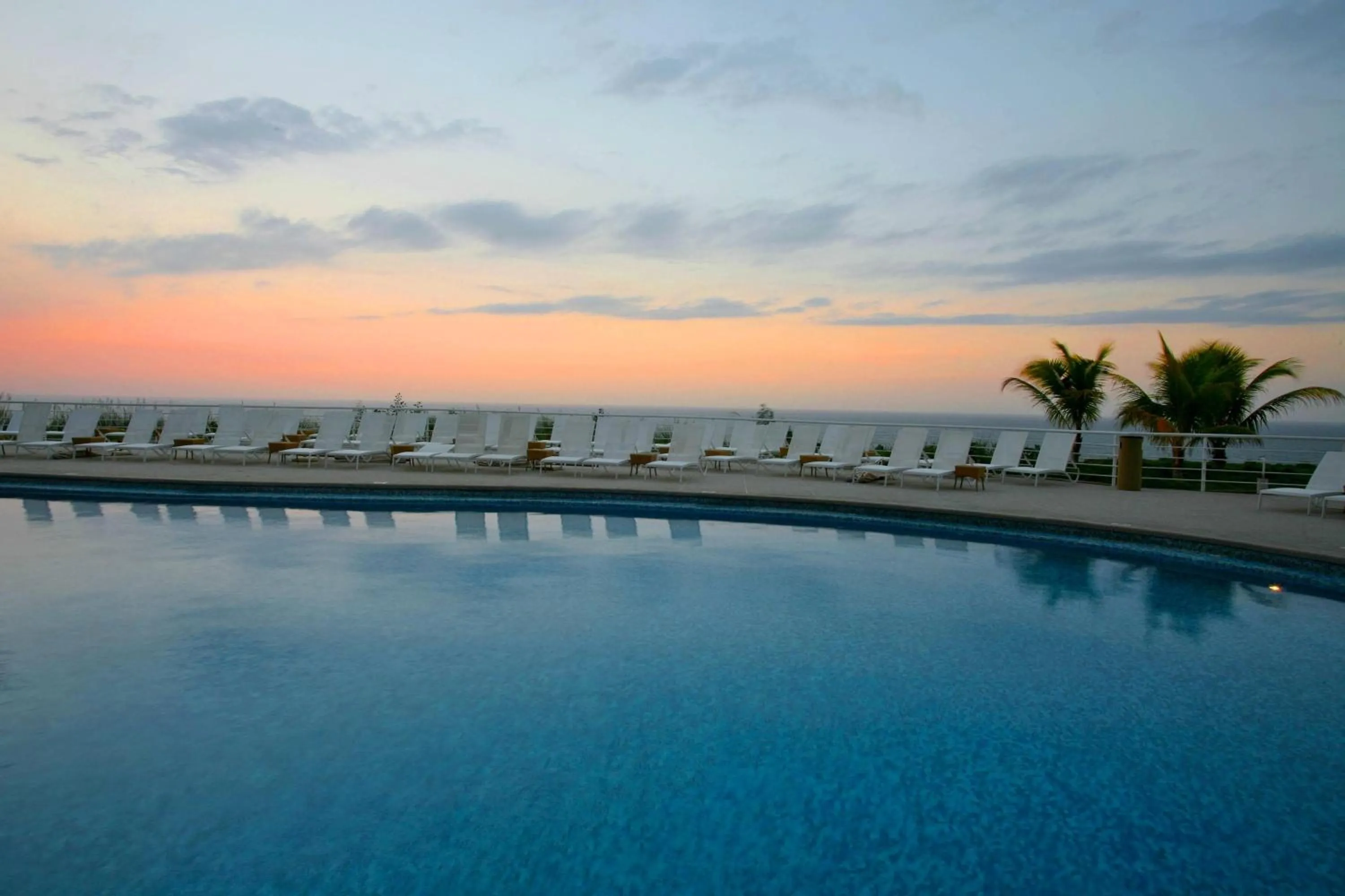 Swimming pool in Marriott Venezuela Hotel Playa Grande