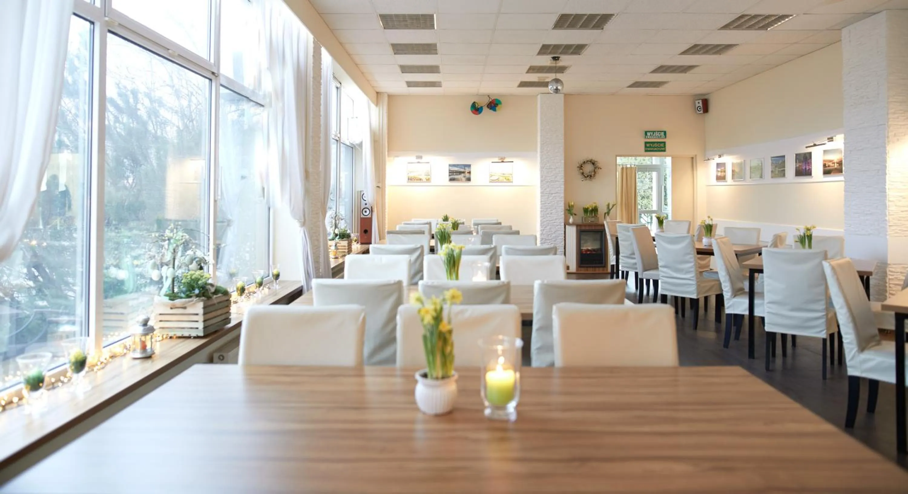 Restaurant/Places to Eat in Hotel Colibra