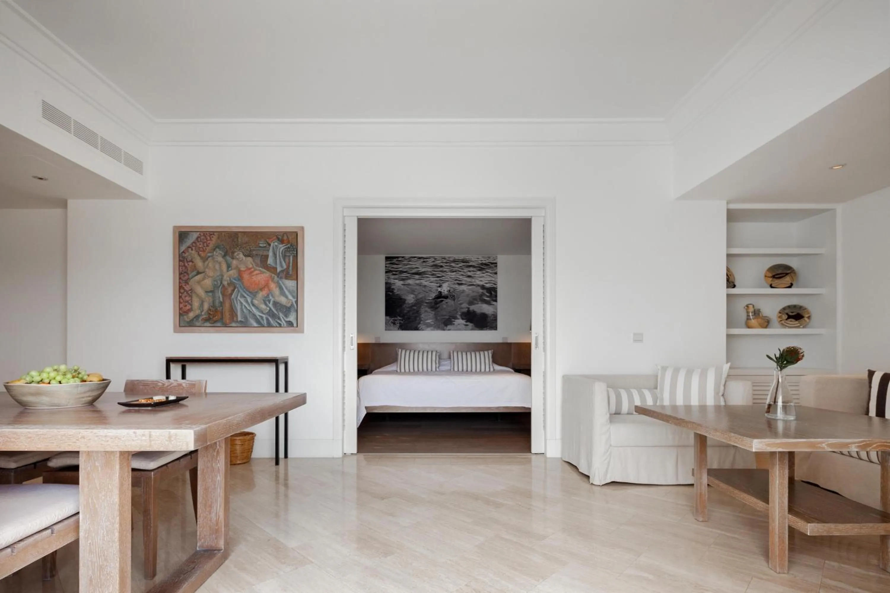 Photo of the whole room, Bed in Almyra