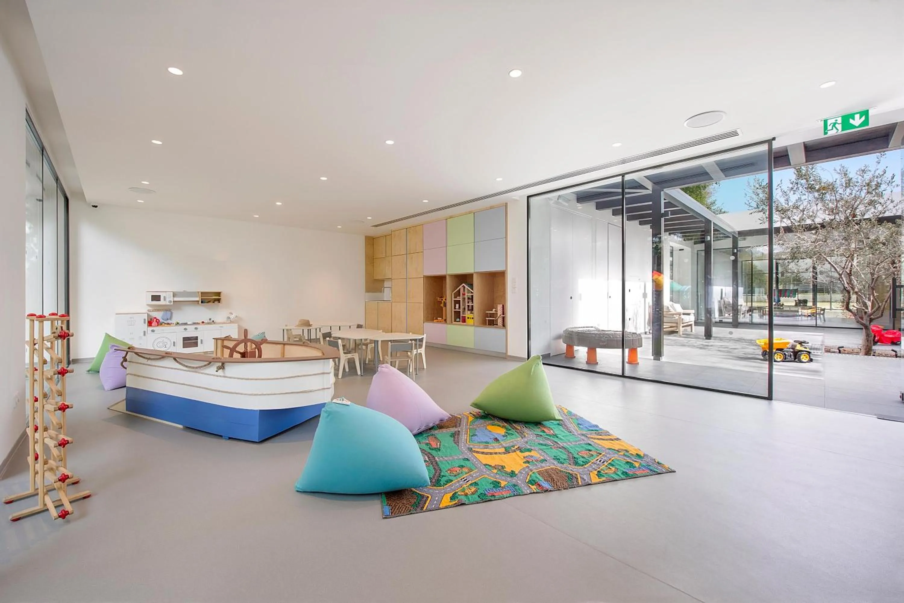 Activities, Bed in Almyra