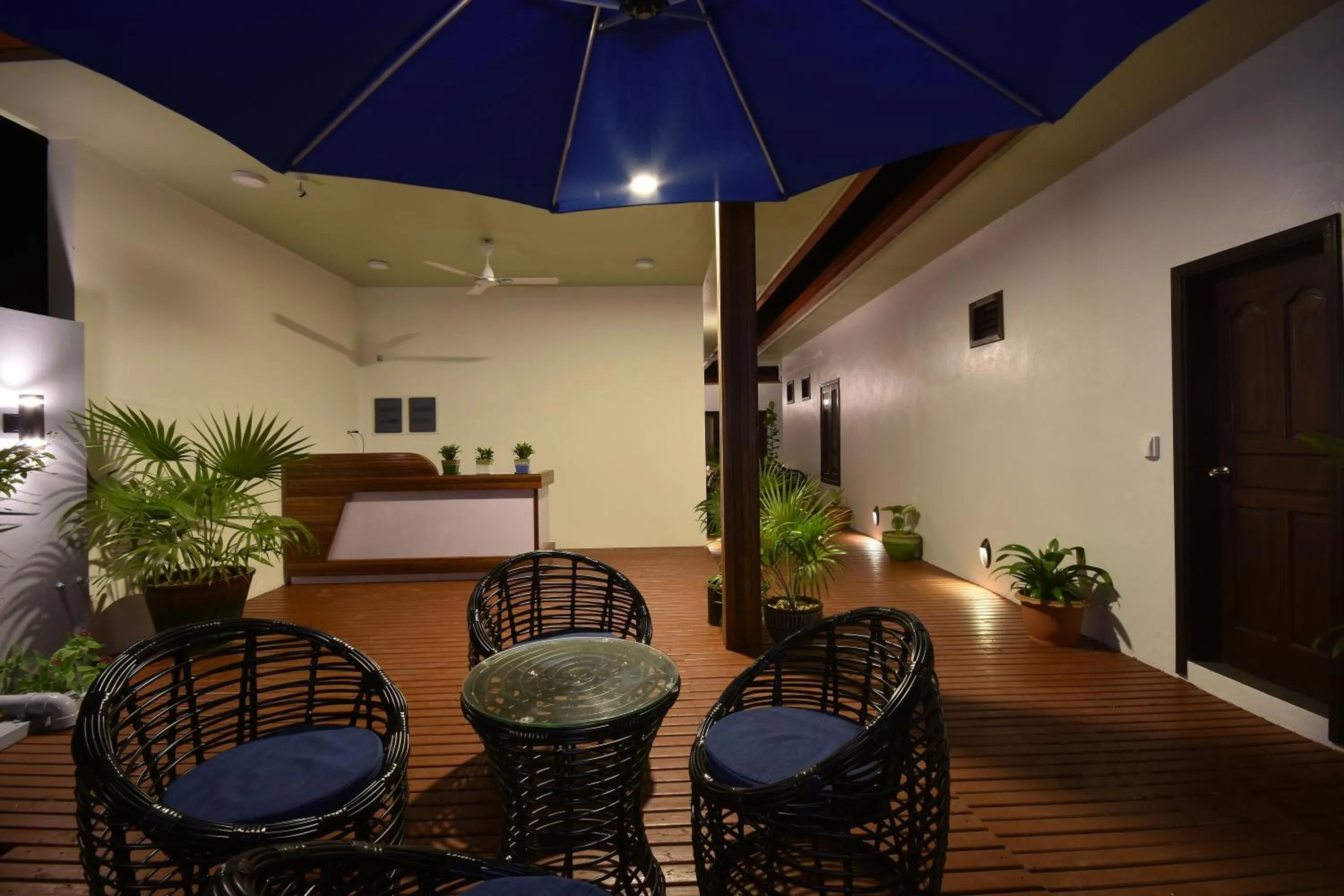 Coffee/tea facilities in Island Home Inn