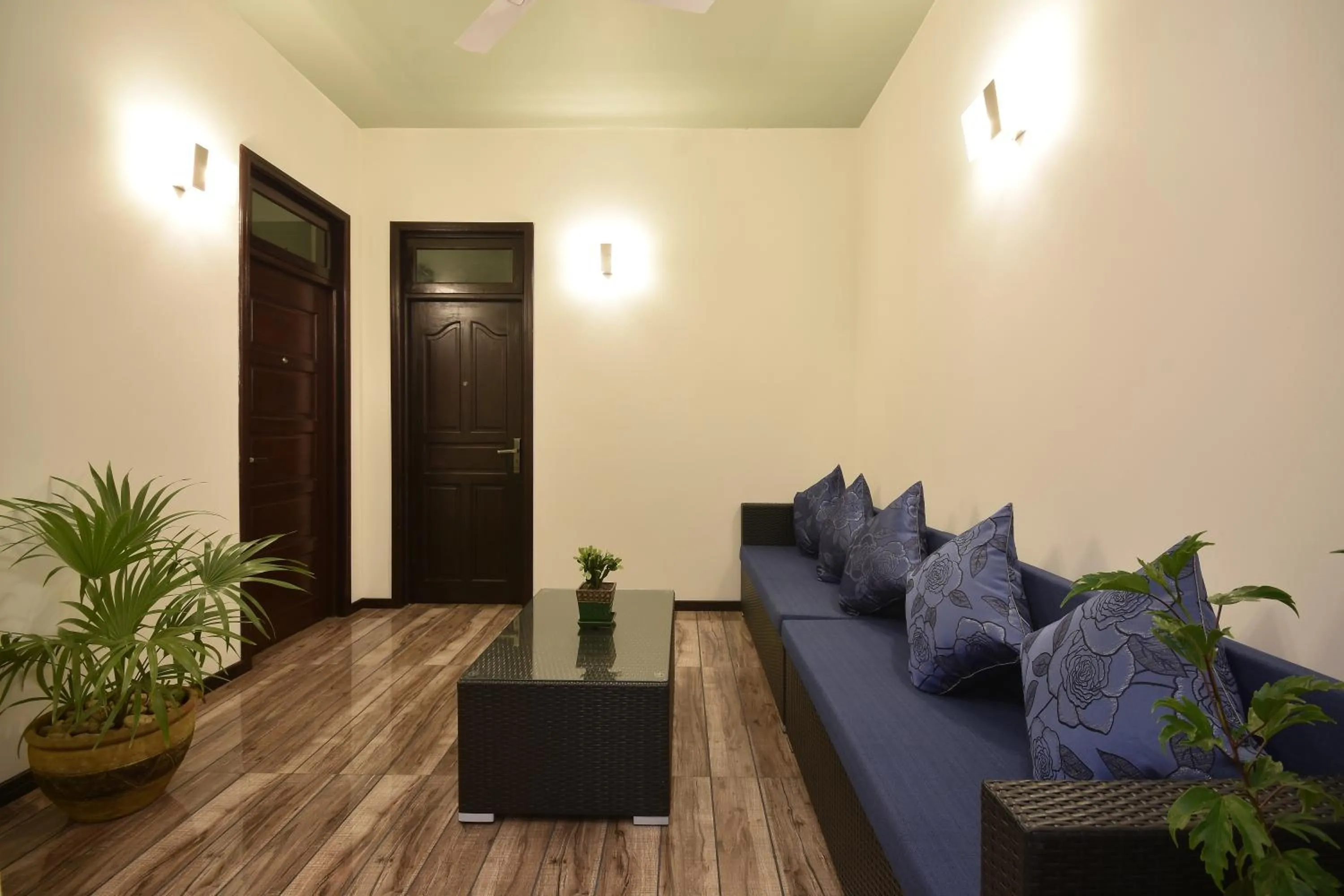 Living room in Island Home Inn