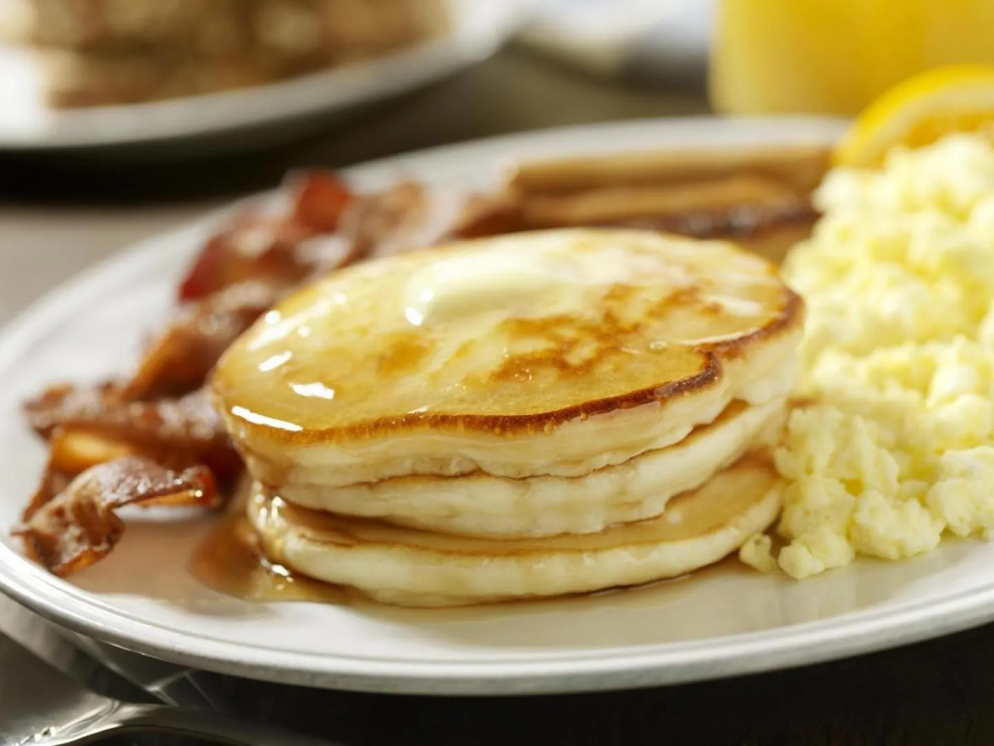 Restaurant/places to eat in Island Home Inn