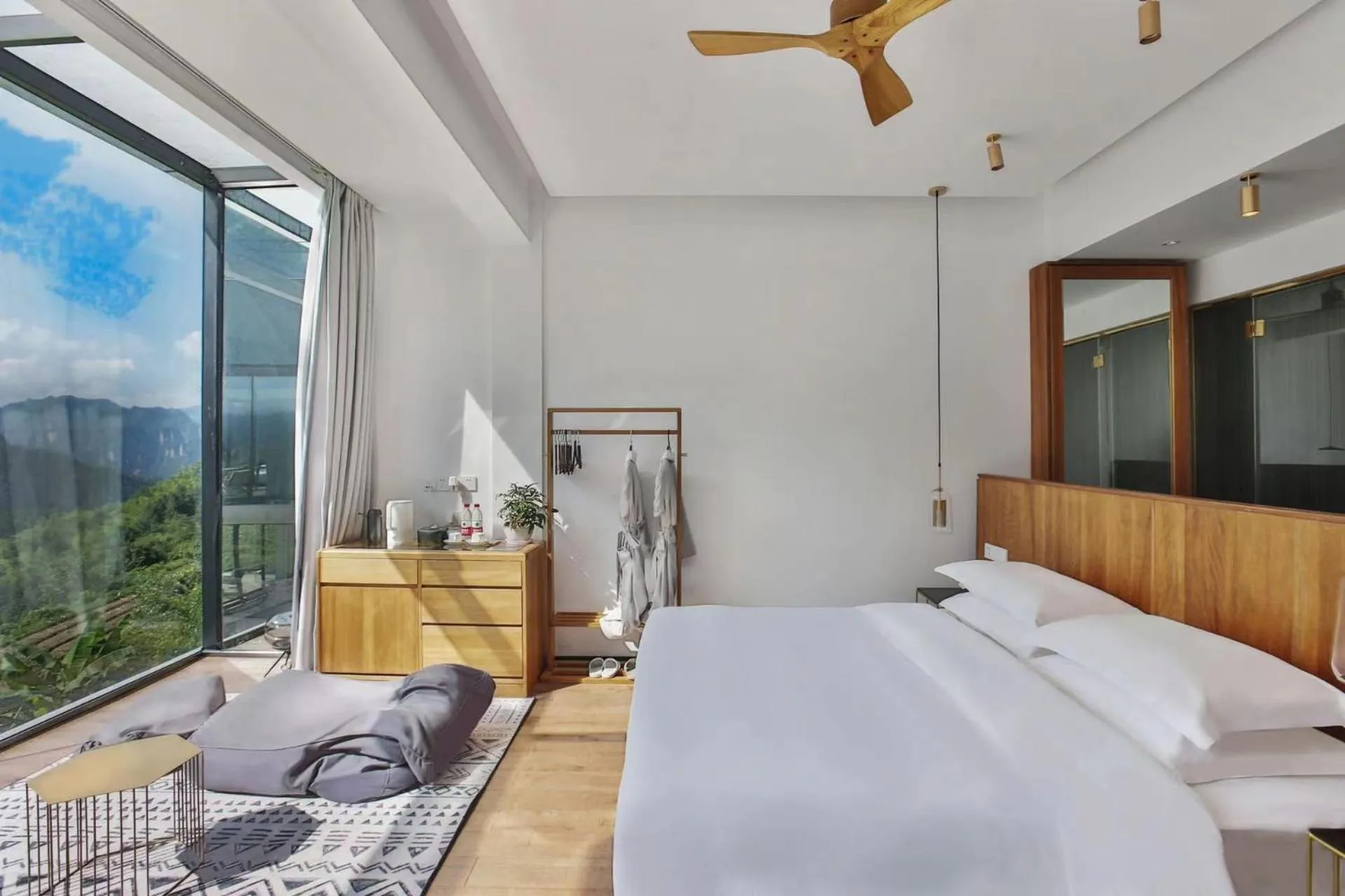 Photo of the whole room, Bed in Purespace