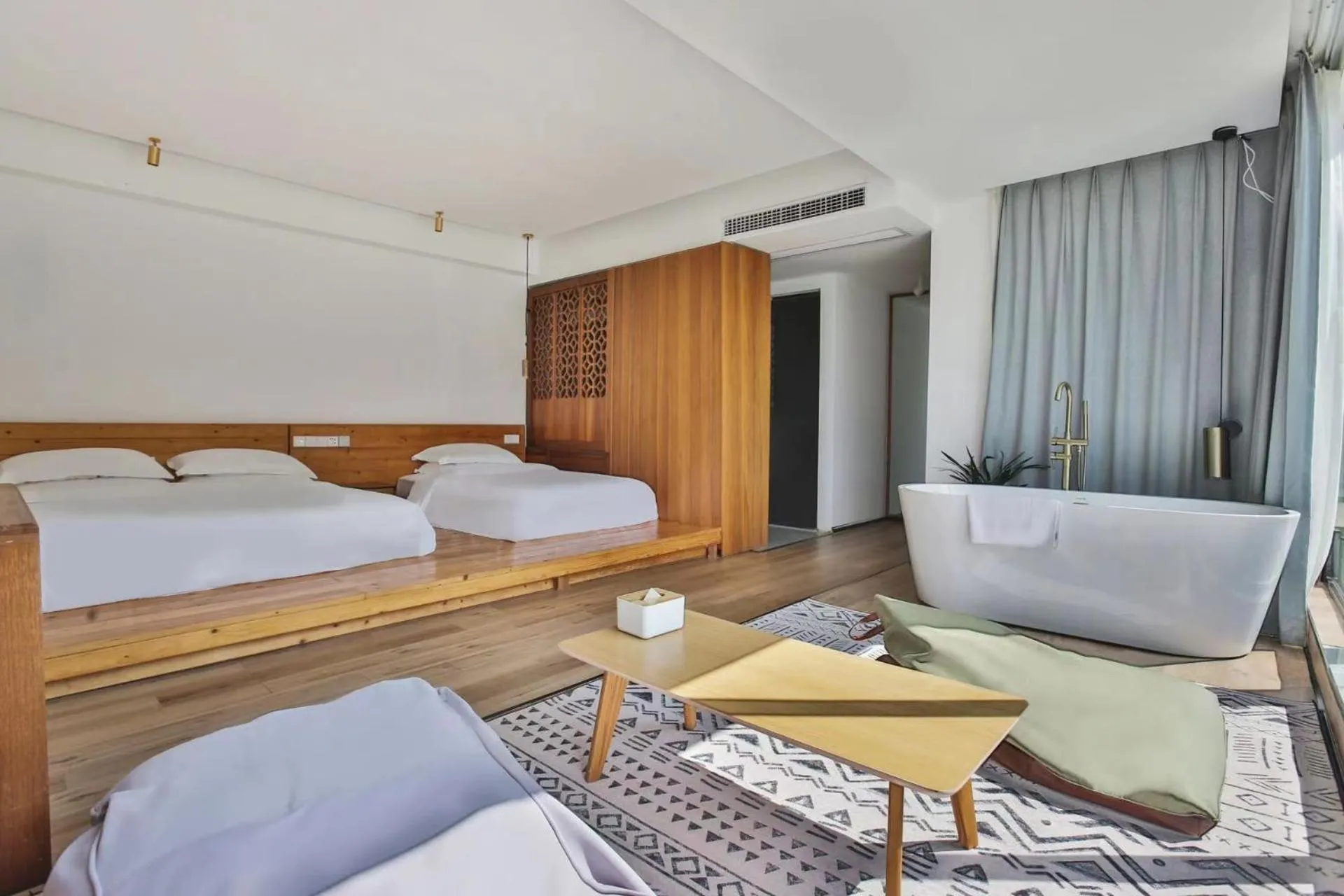 Photo of the whole room, Bed in Purespace