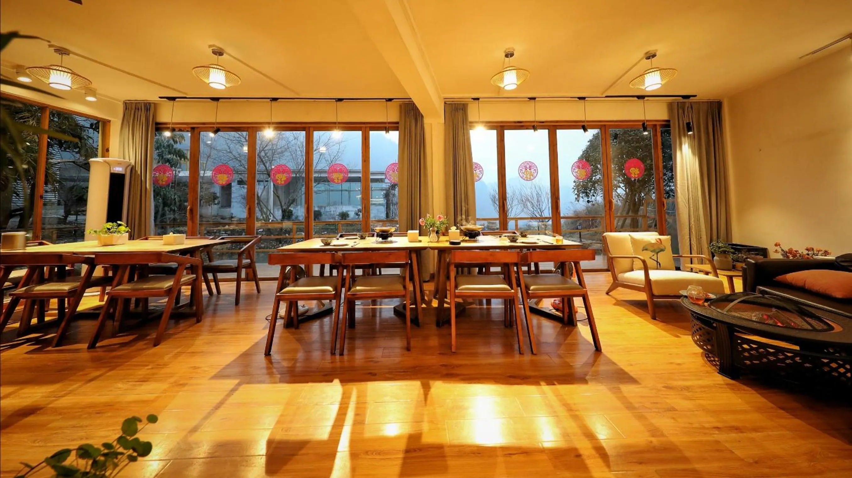 Restaurant/places to eat in Purespace