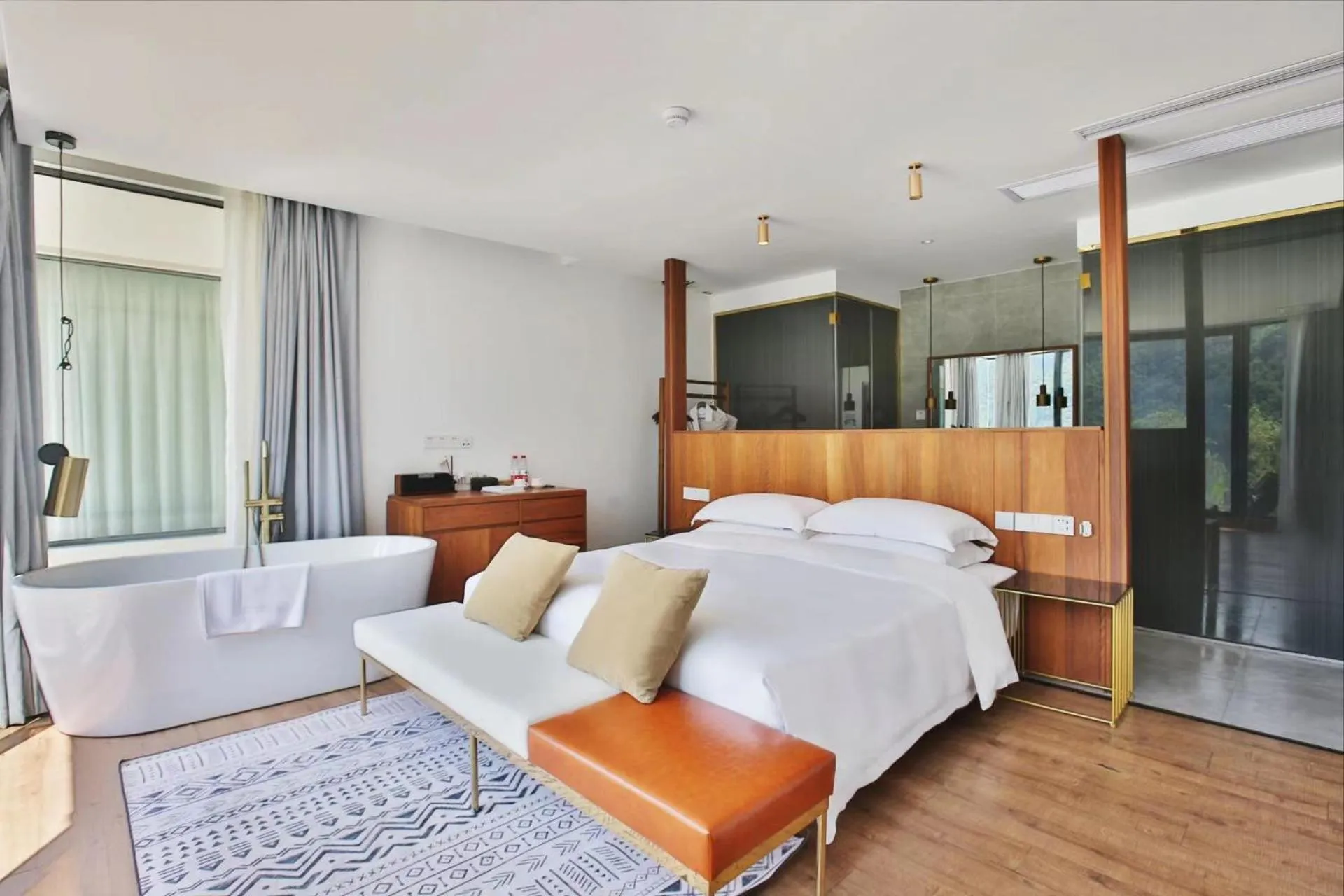 Photo of the whole room, Bed in Purespace