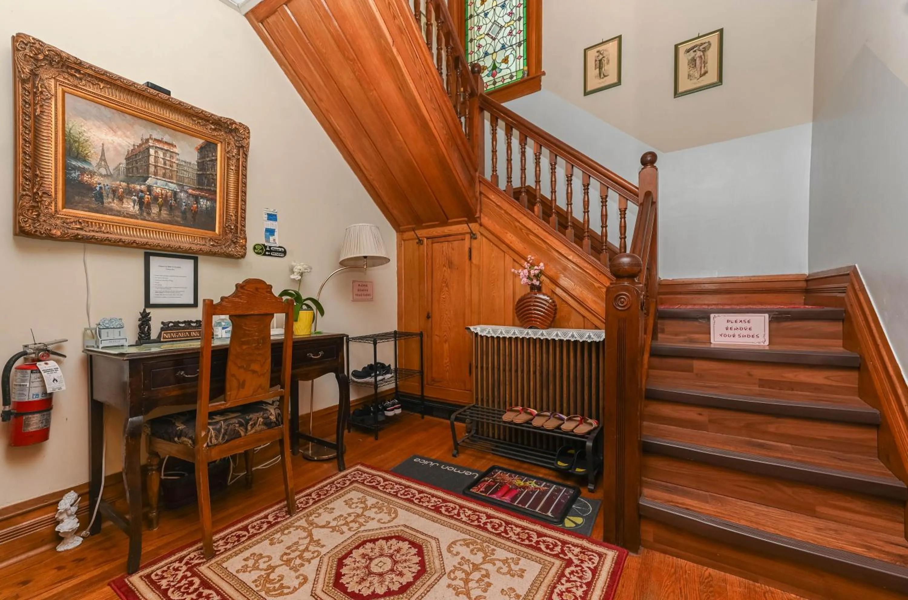 Property building in Niagara Inn Bed and Breakfast