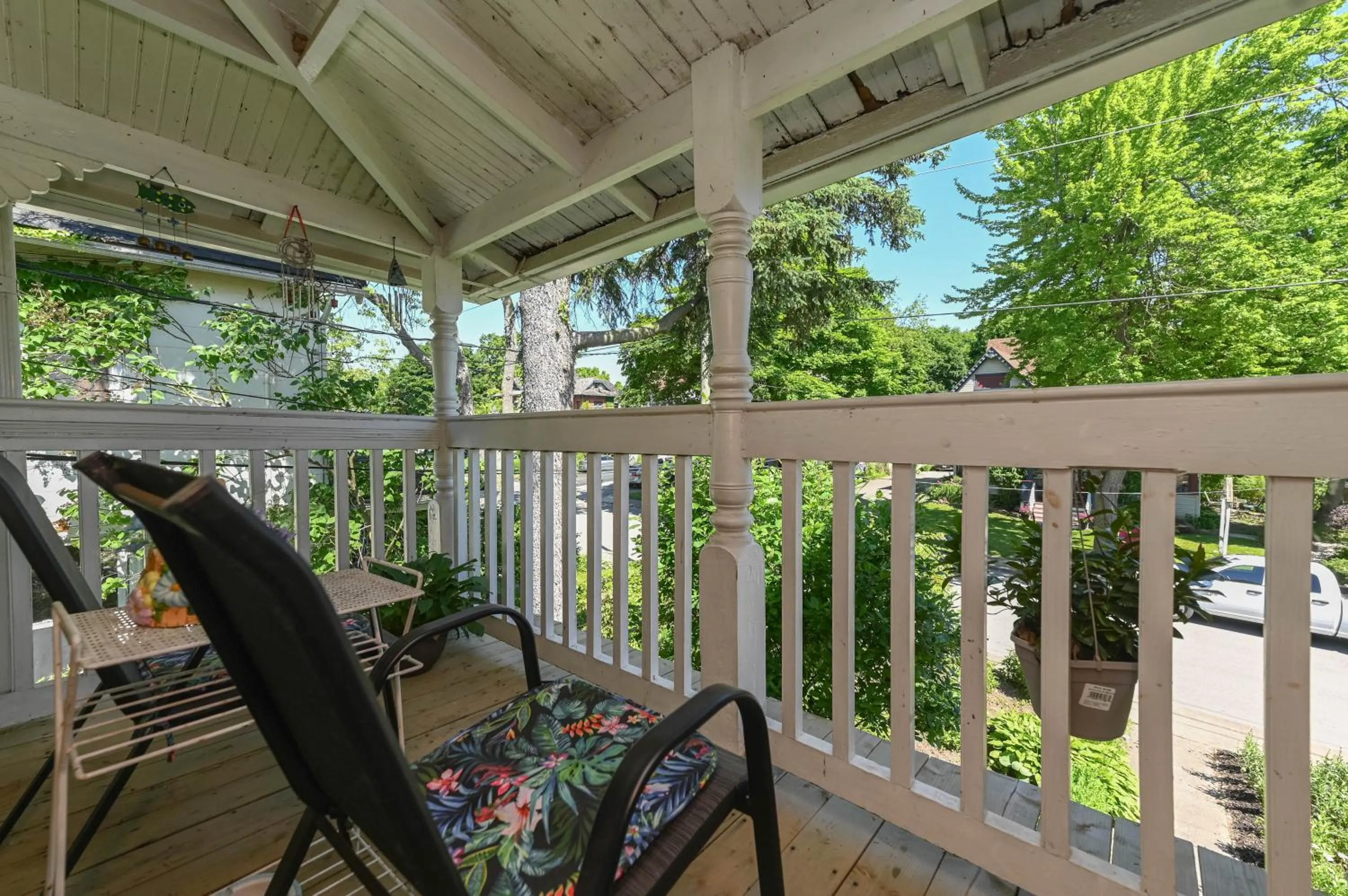 Spring in Niagara Inn Bed and Breakfast