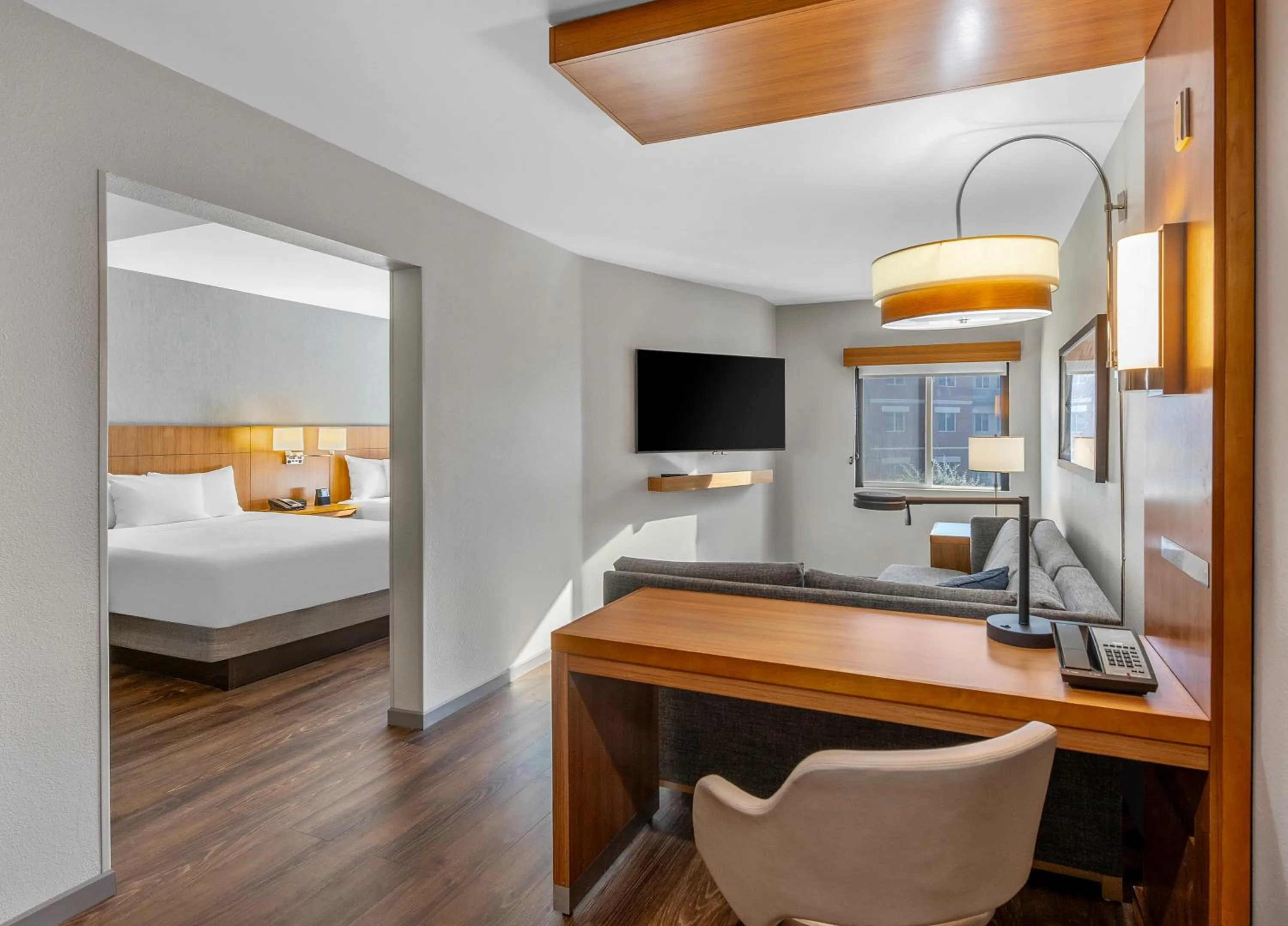 Living room, Bed in Hyatt Place Phoenix Chandler - Fashion Center