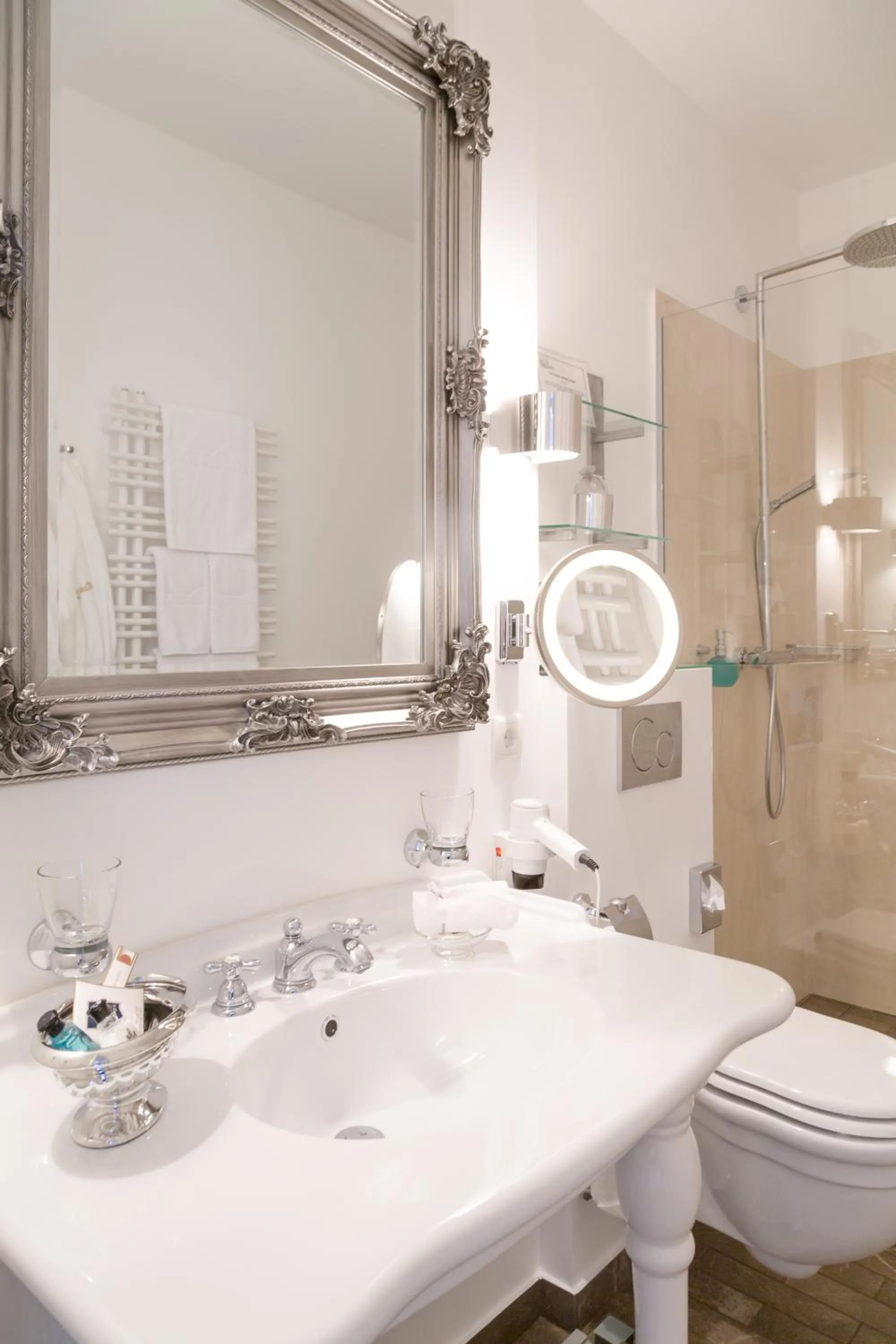 Bathroom in Hotel Miramar