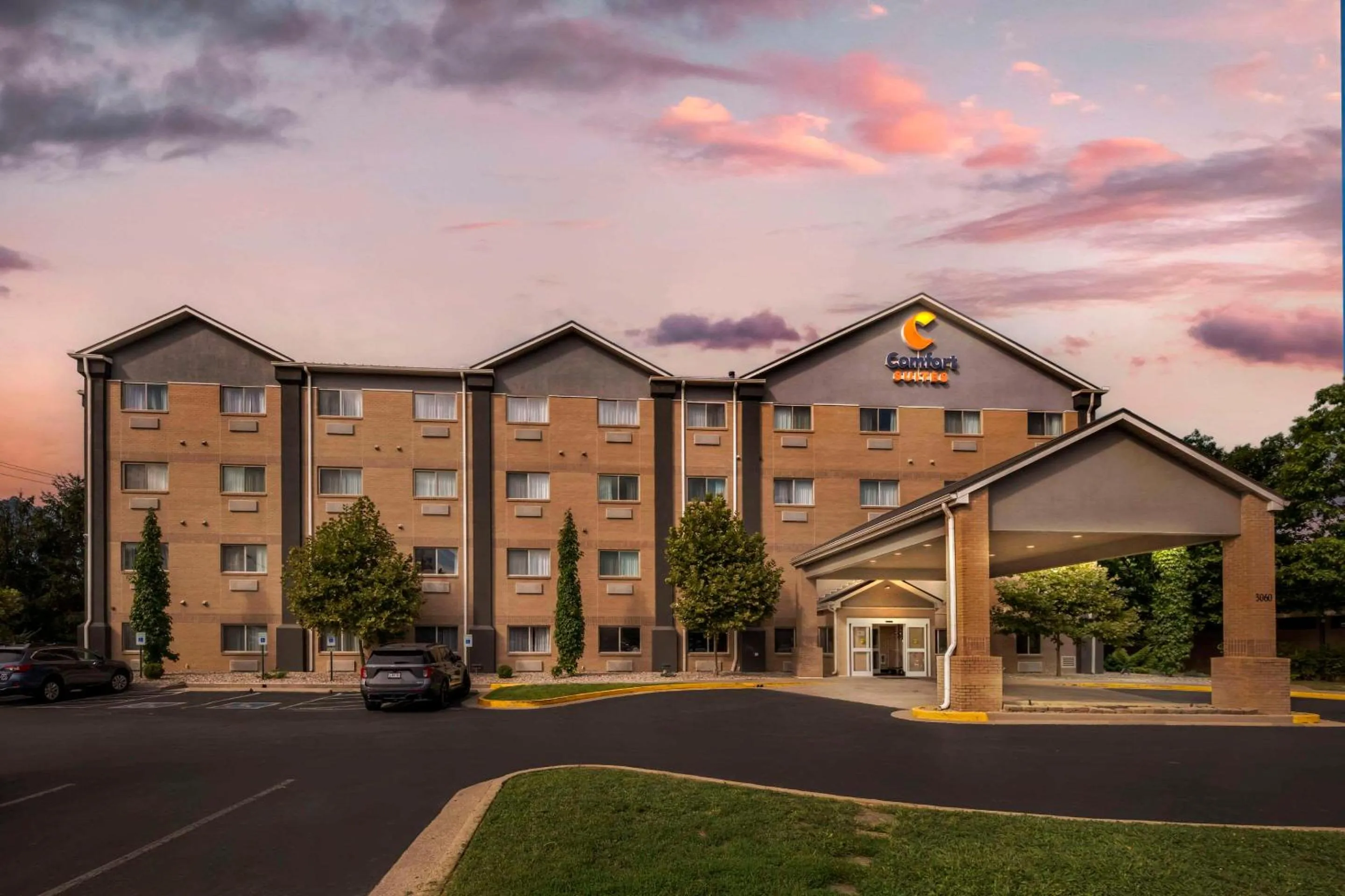 Property building in Comfort Suites Keeneland