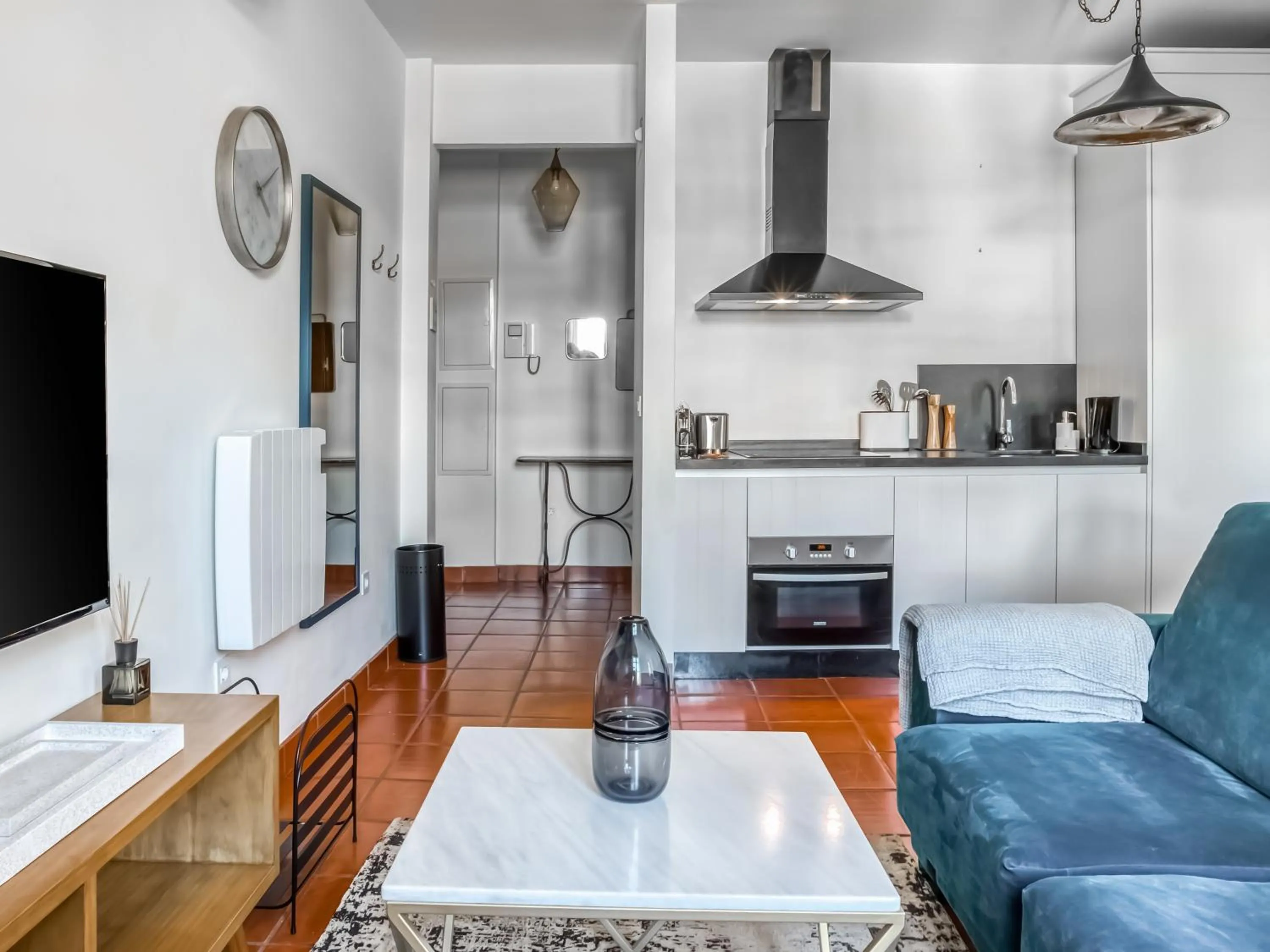 Kitchen or kitchenette in Limehome Granada Calle Santa Ana