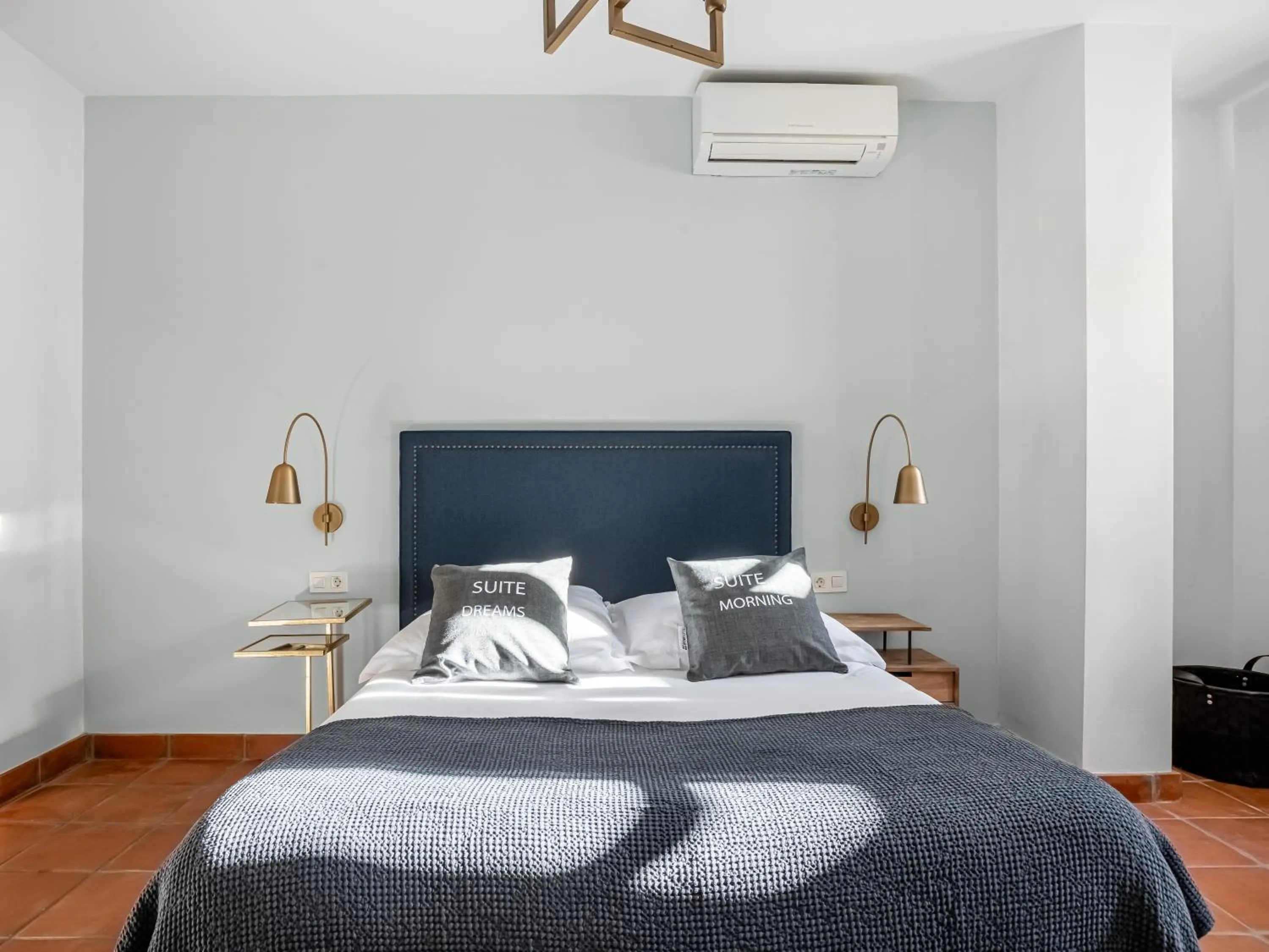 Bed in Limehome Granada Calle Santa Ana