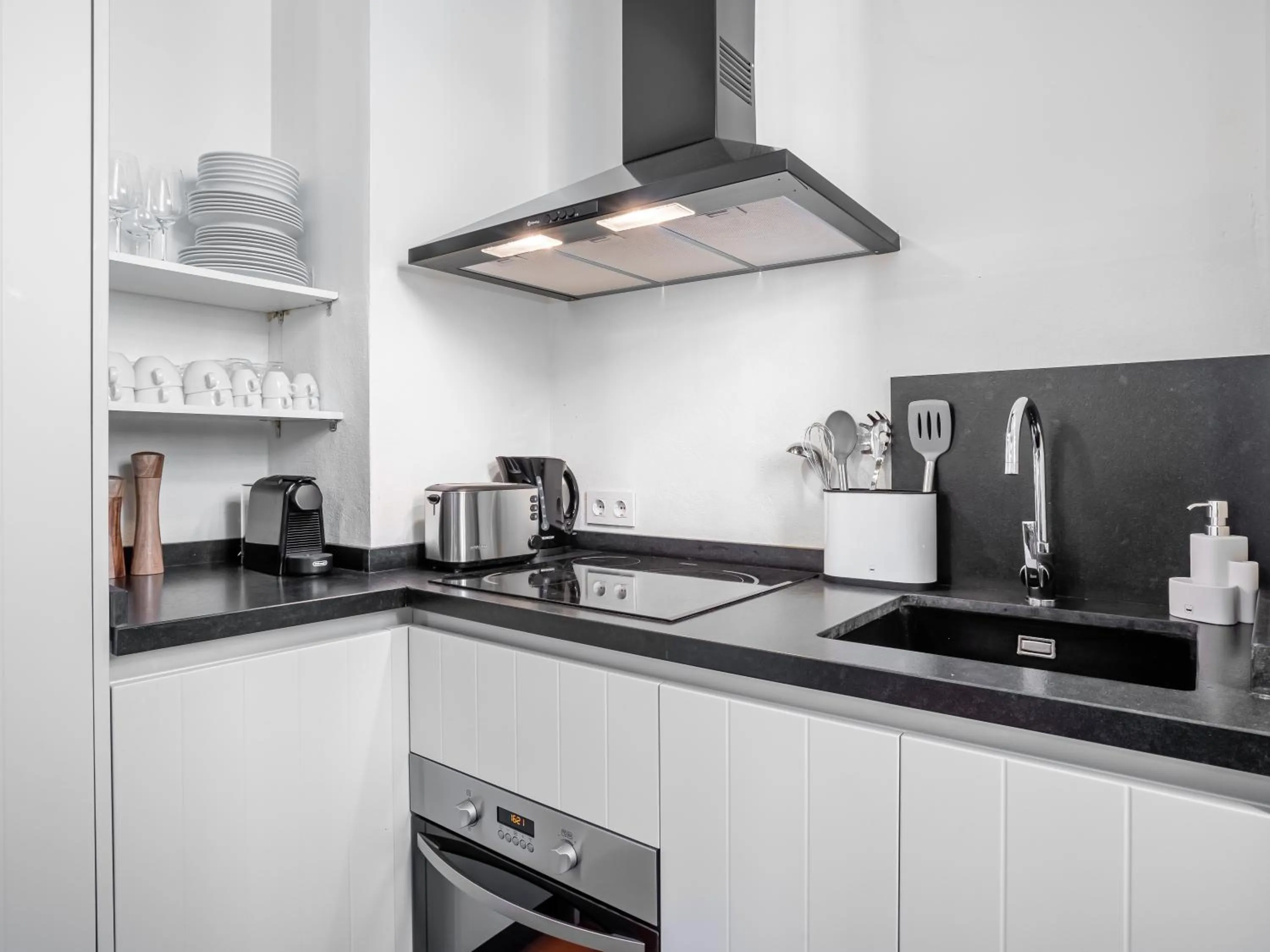 Coffee/tea facilities in Limehome Granada Calle Santa Ana