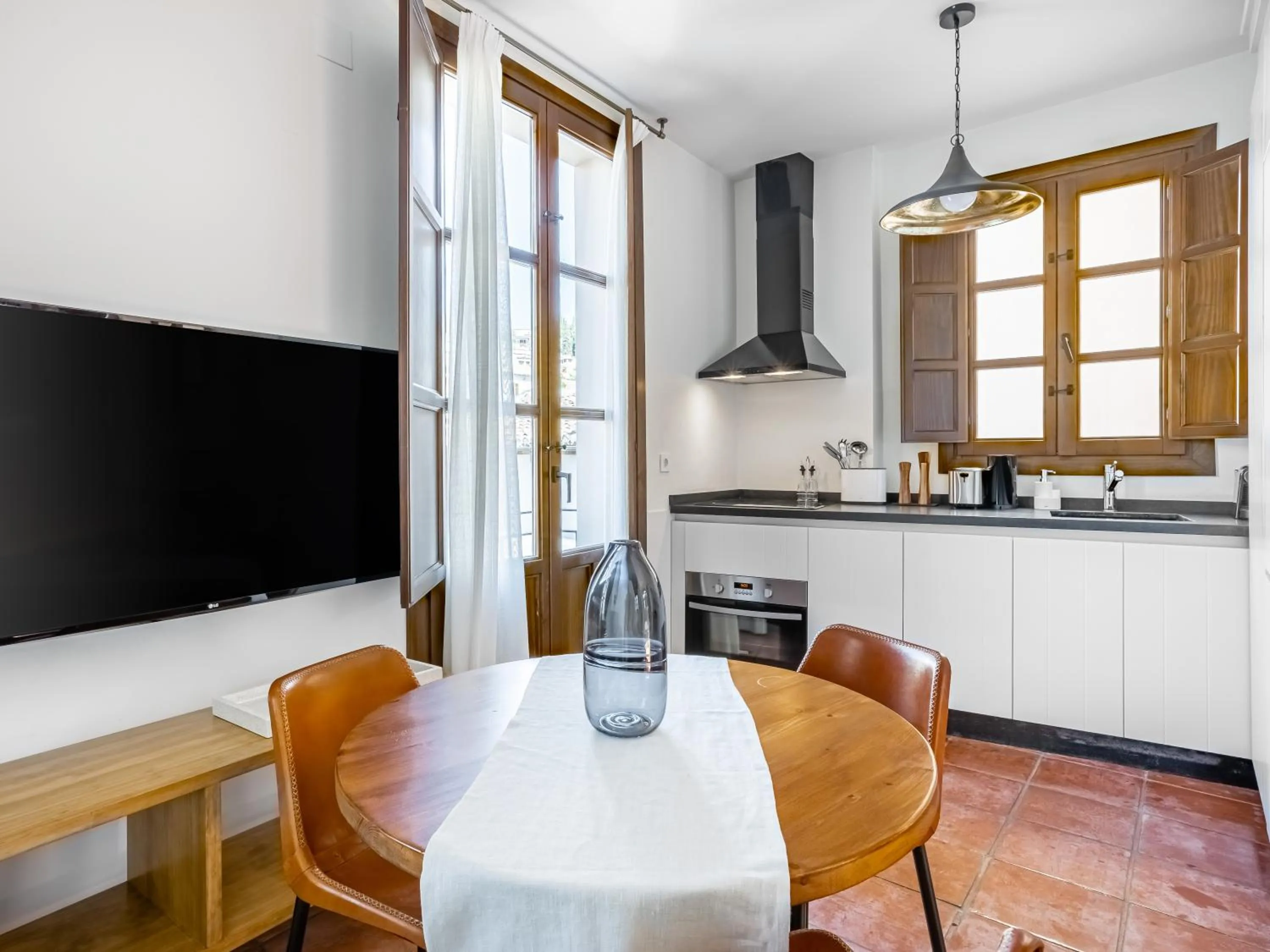 Kitchen or kitchenette in Limehome Granada Calle Santa Ana