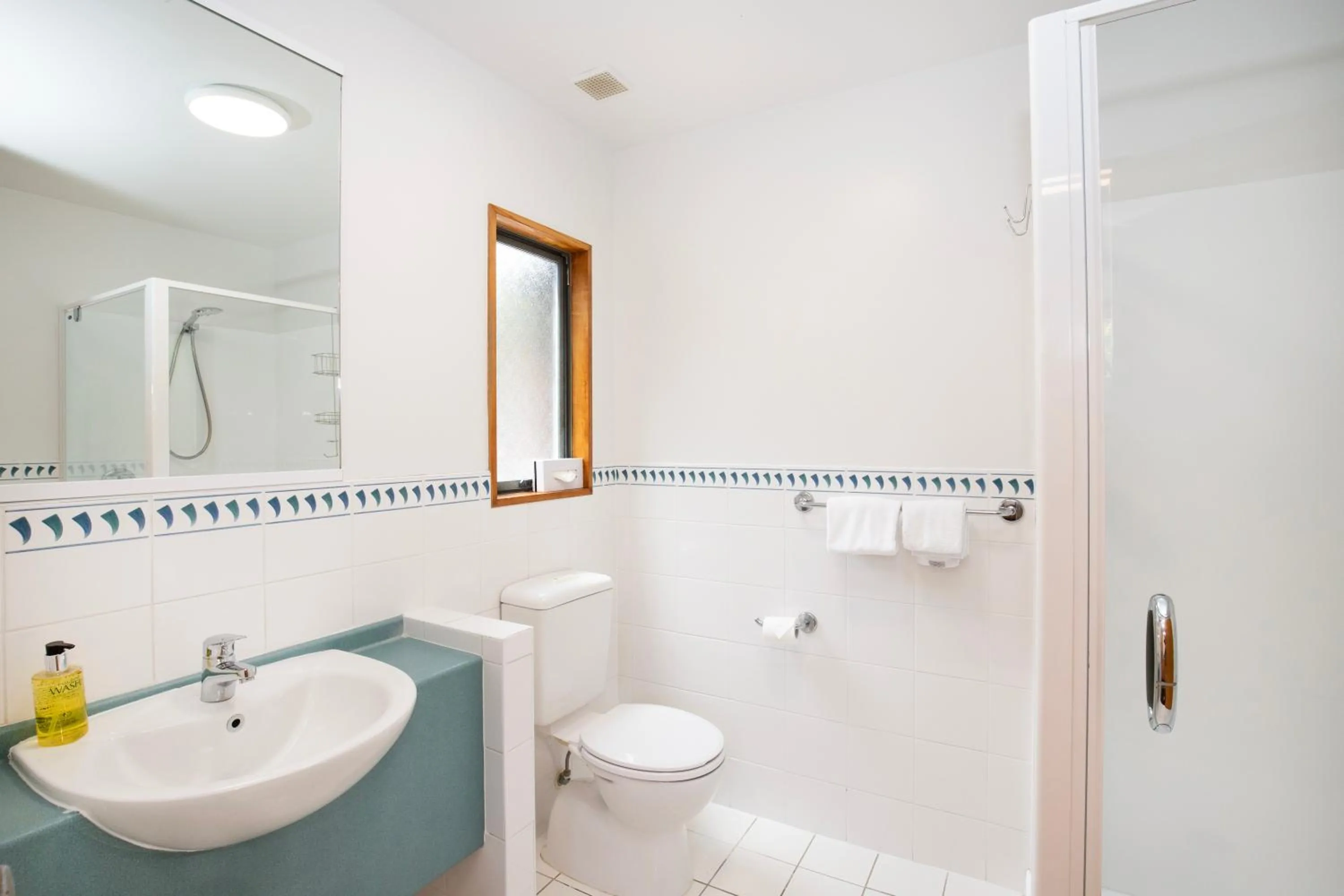 Shower in Scenic Hotel Punakaiki