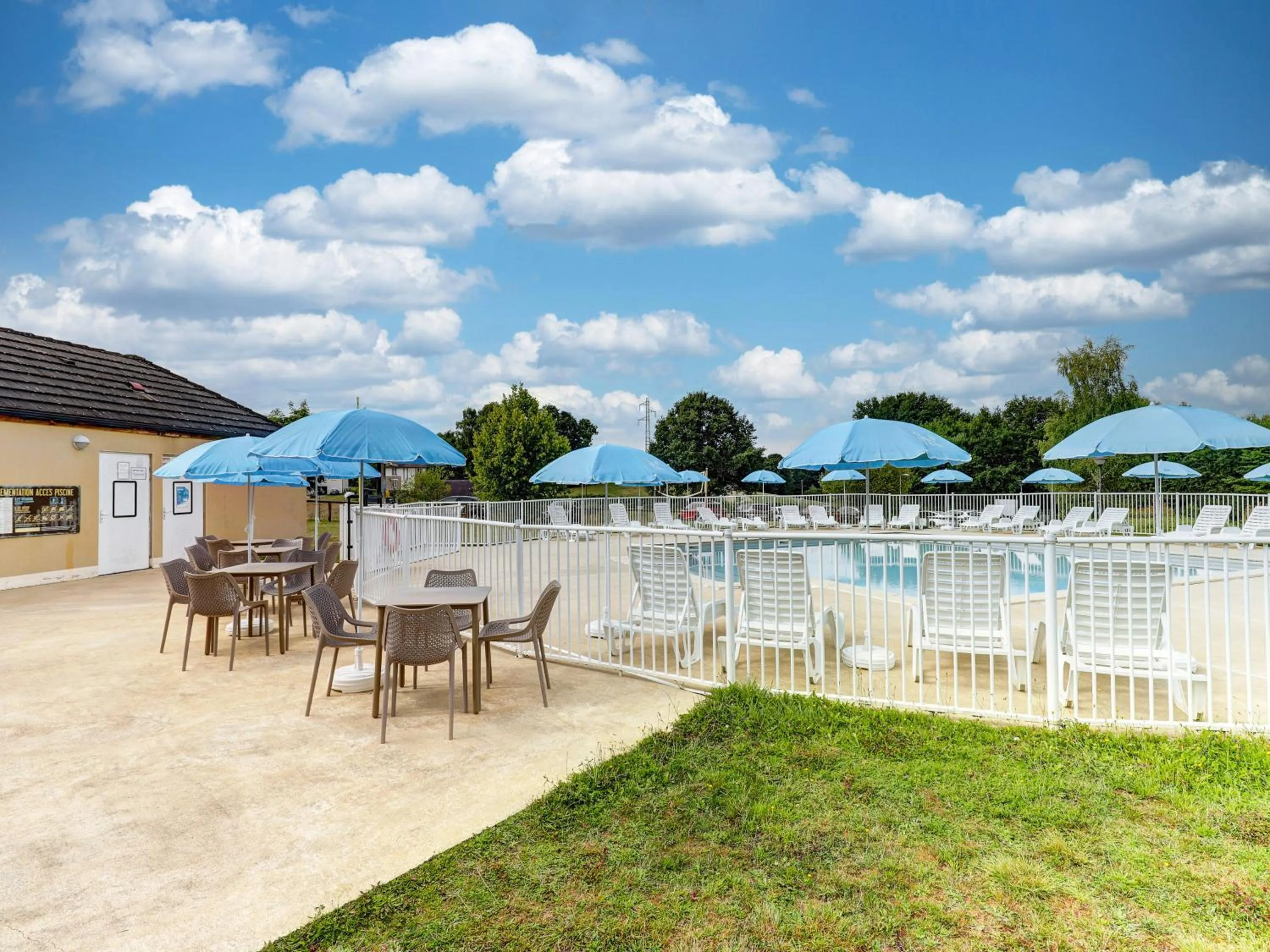 Swimming pool in Vacancéole - Residence le Domaine du Bosquet