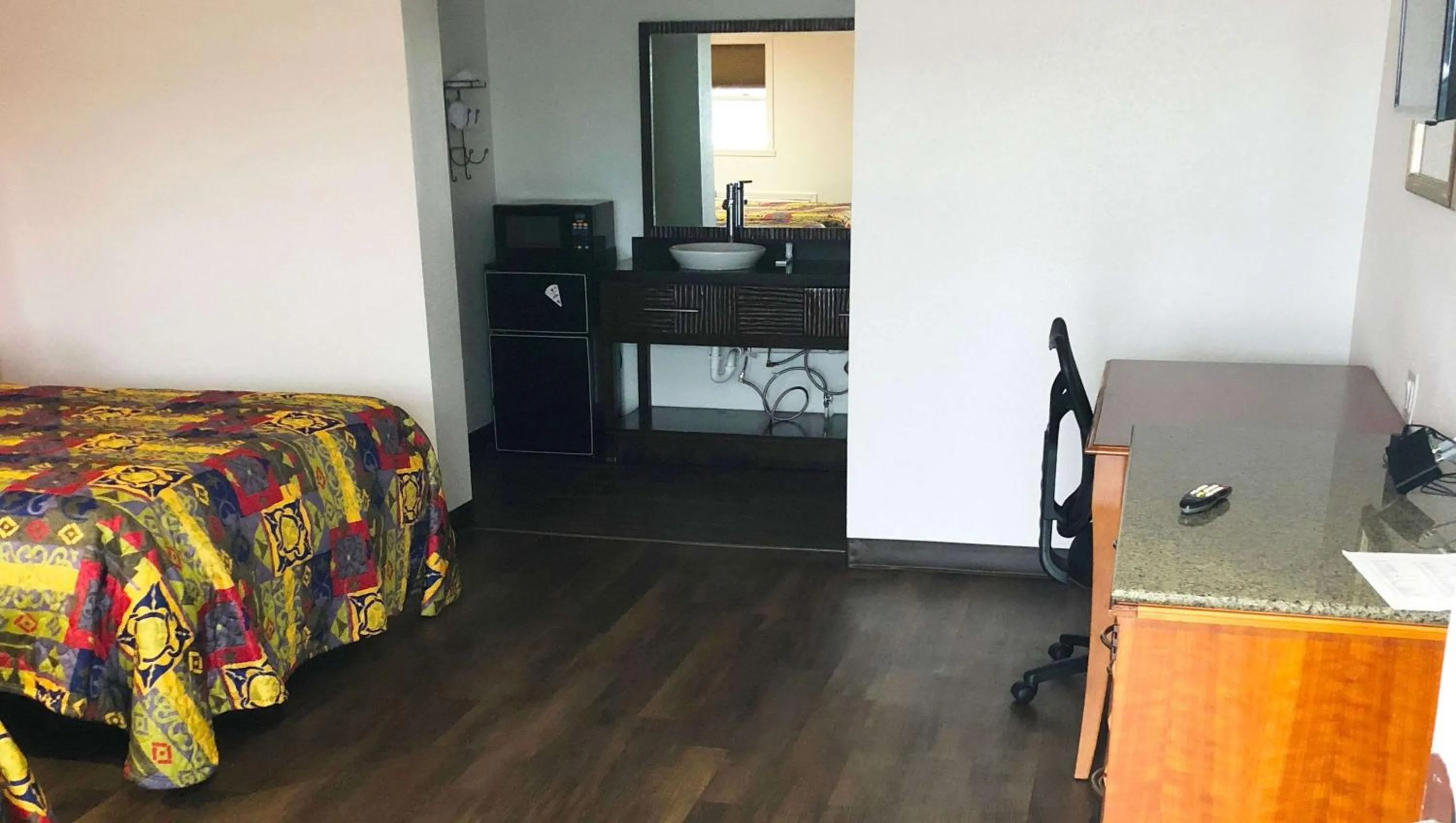 Photo of the whole room in Lucky Vista Motel