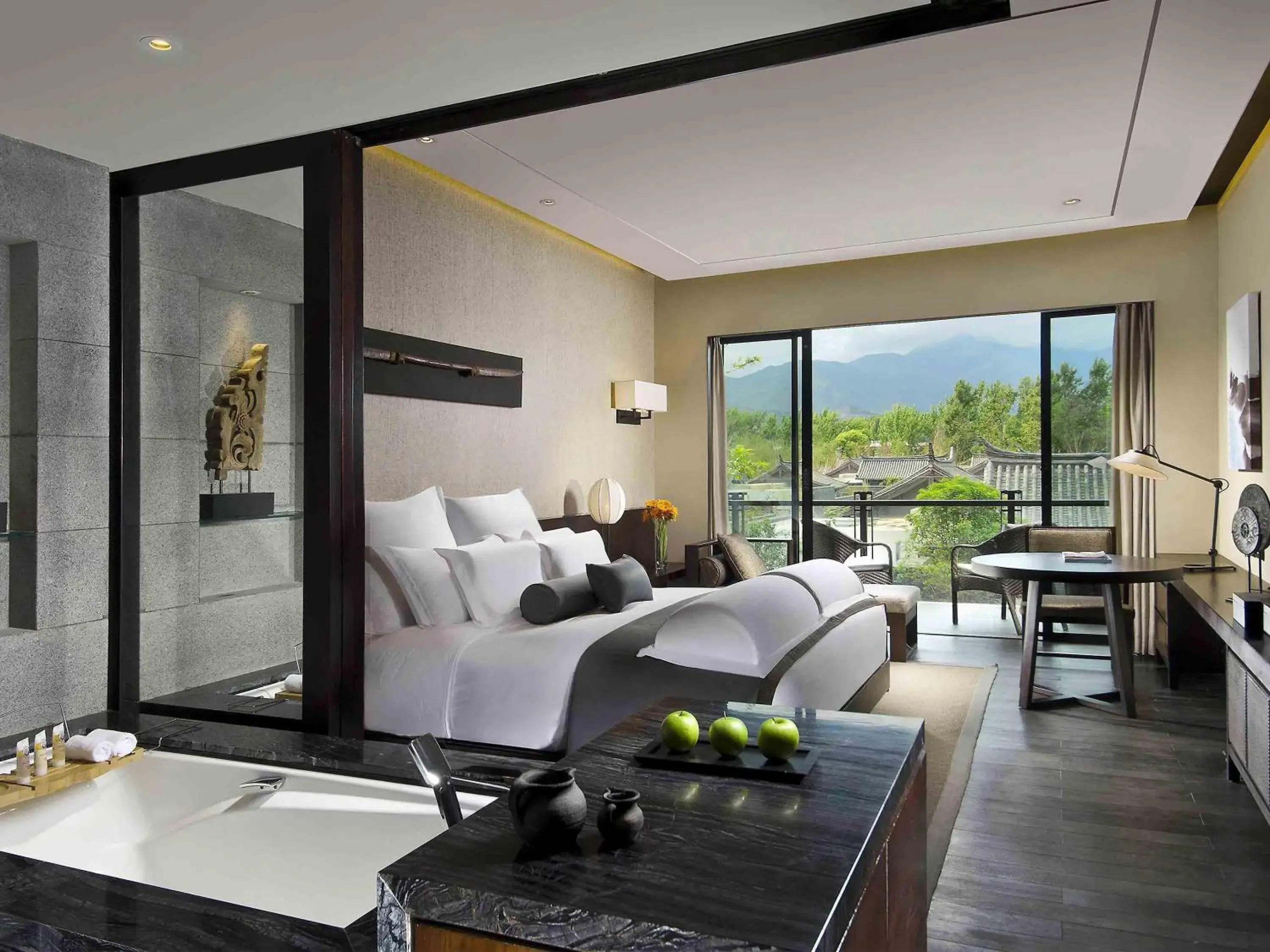 Deluxe King Room in Pullman Lijiang Resort & Spa Deluxe King Room in Pullman Lijiang Resort & Spa