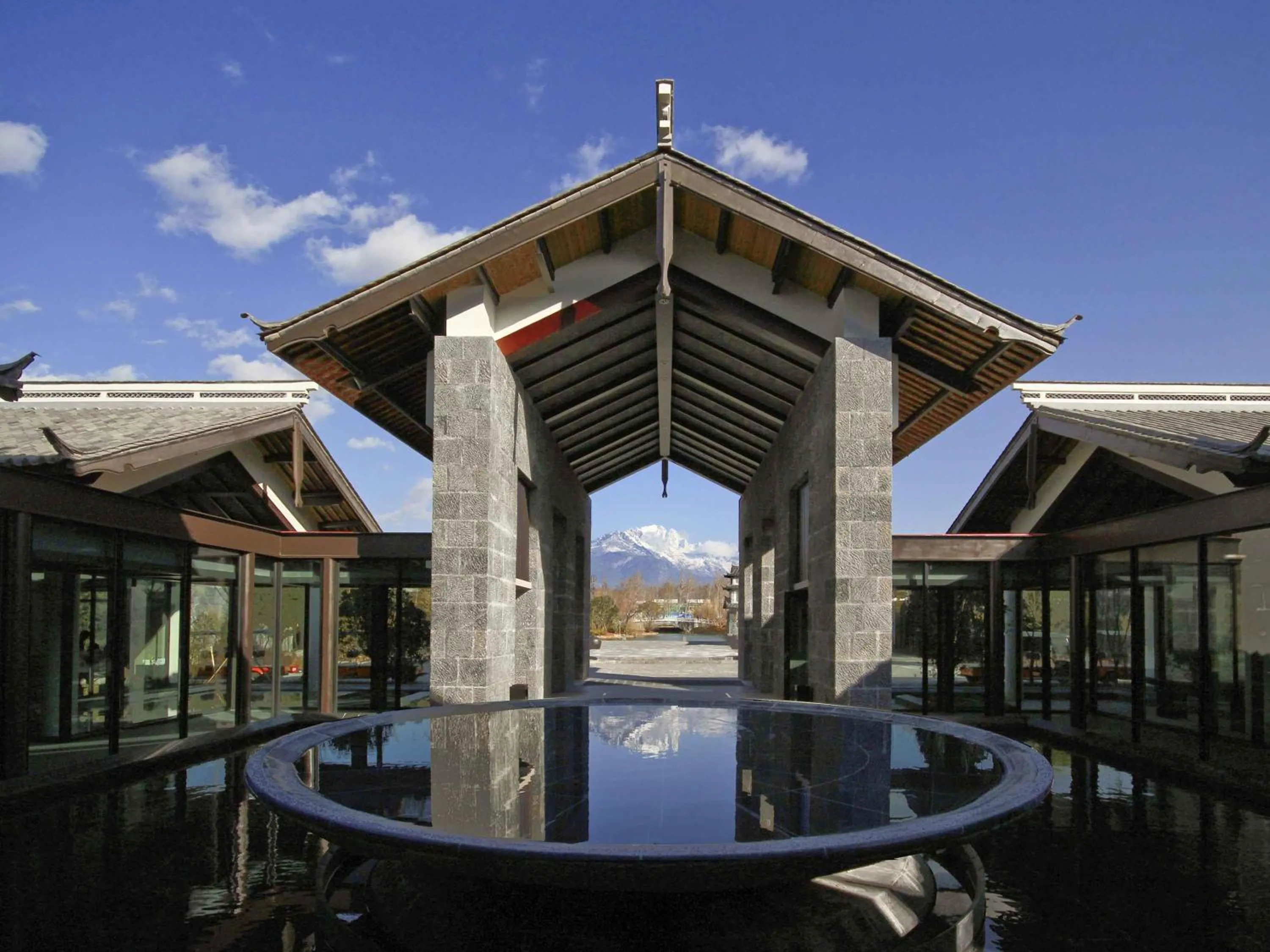 Property building in Pullman Lijiang Resort & Spa