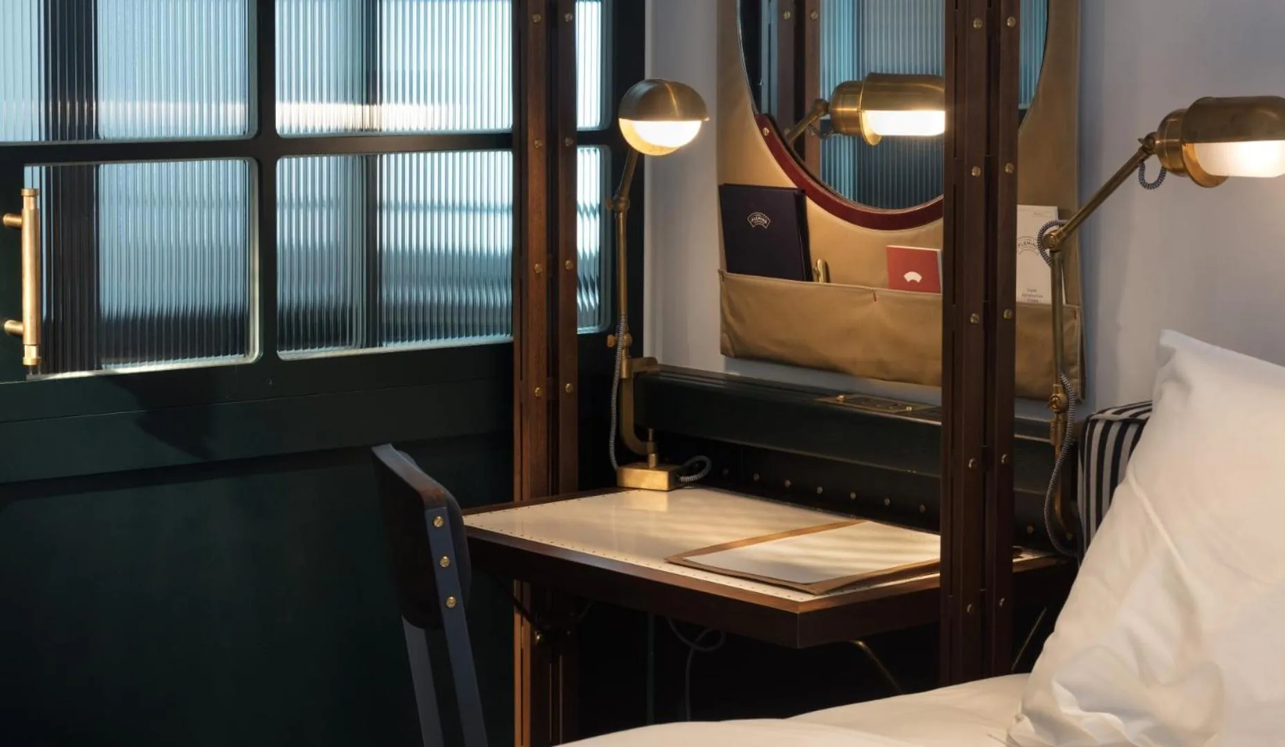 Seating area, Bed in The Fleming Hong Kong