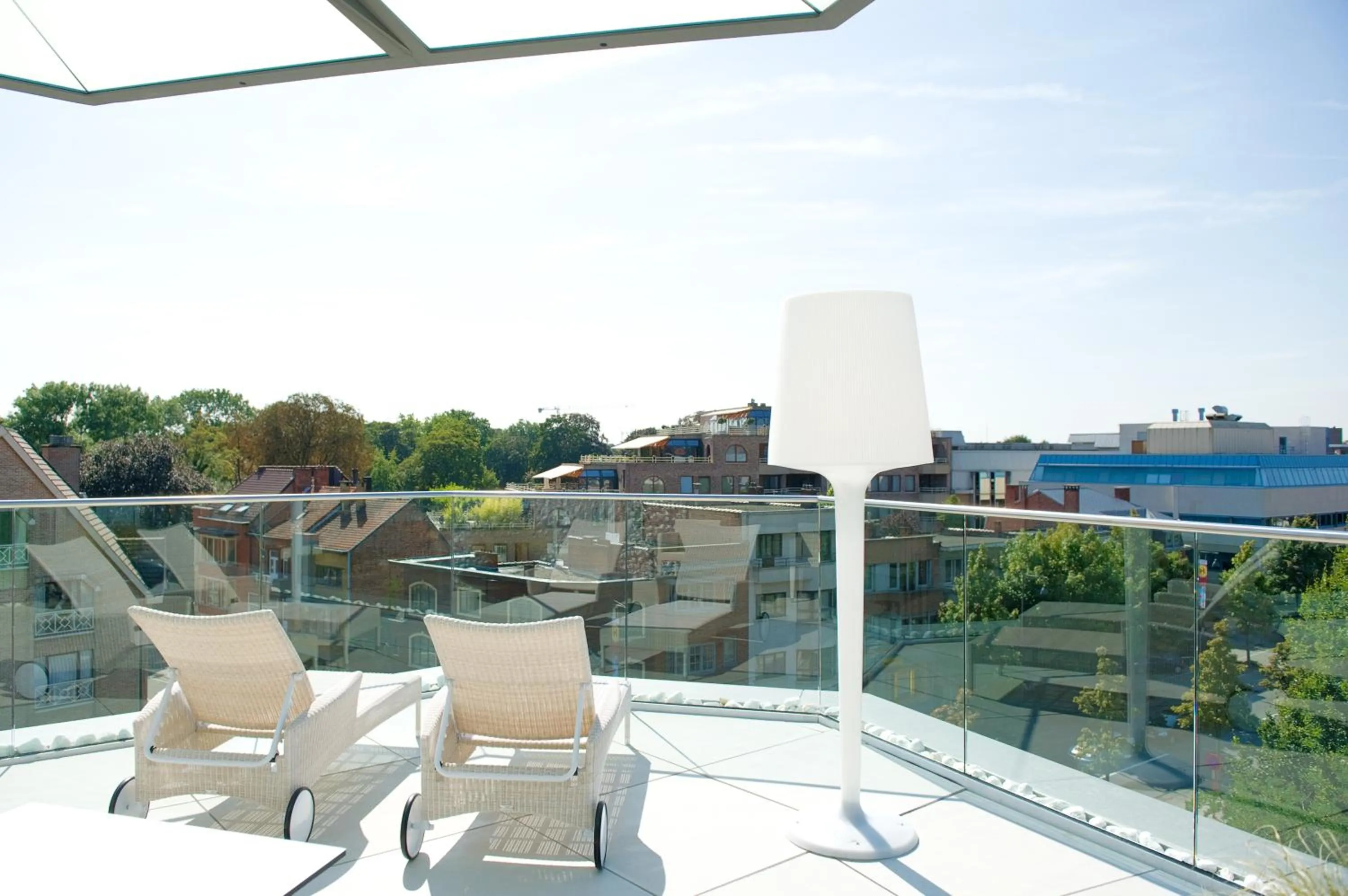 Facade/entrance in HasHotel