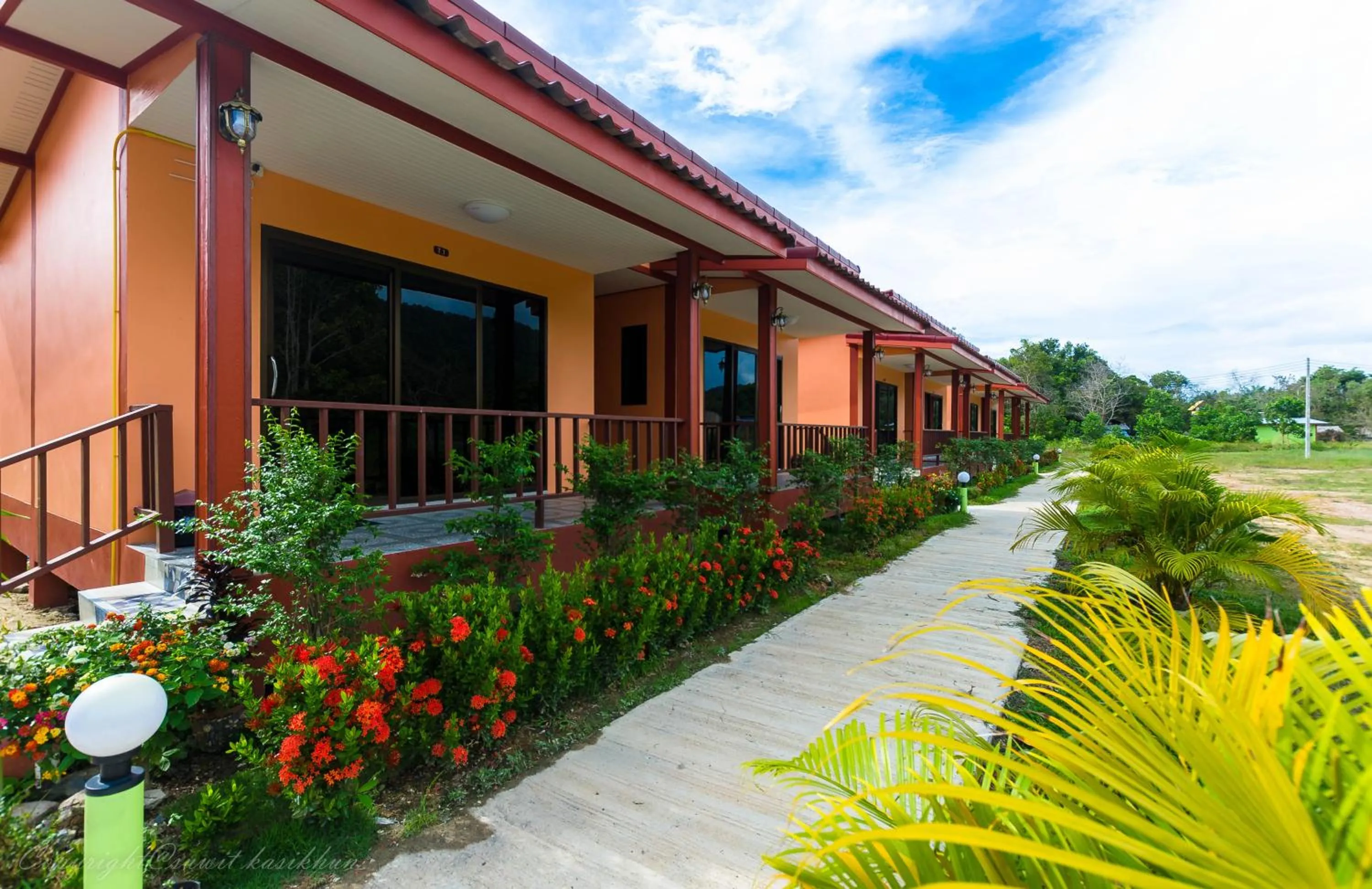 Toongyoong Longbeach Resort SHA Plus