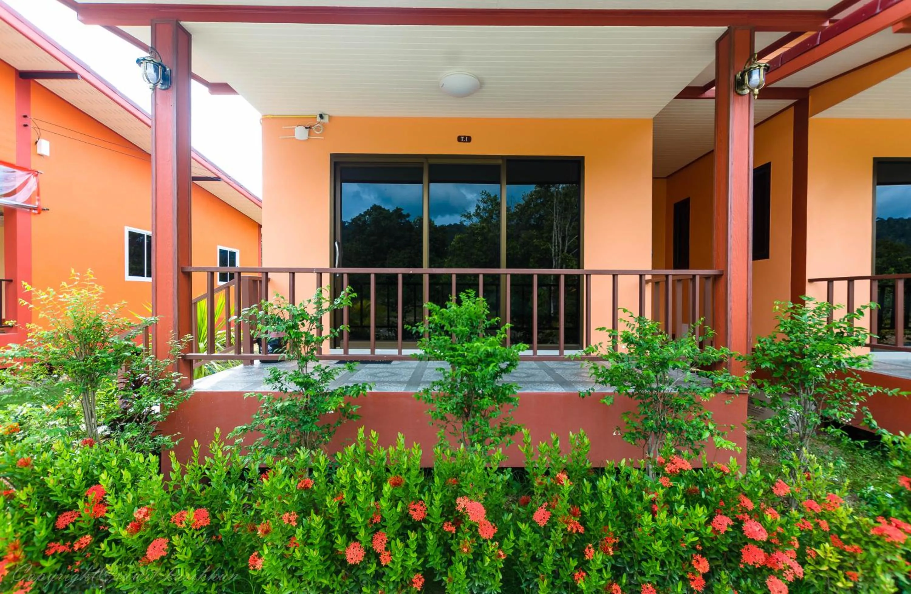 Toongyoong Longbeach Resort SHA Plus