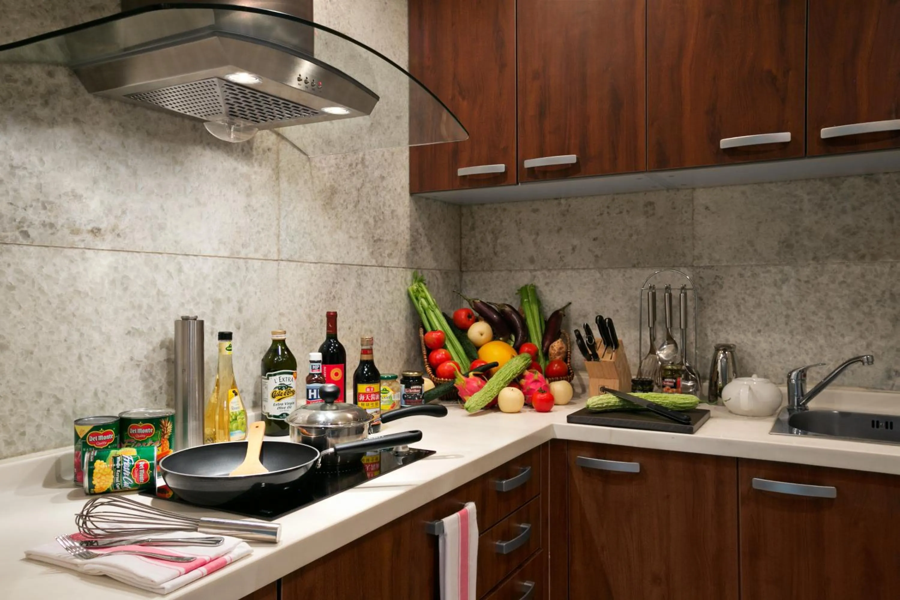 Kitchen or kitchenette in Kempinski Hotel Chengdu-City Center