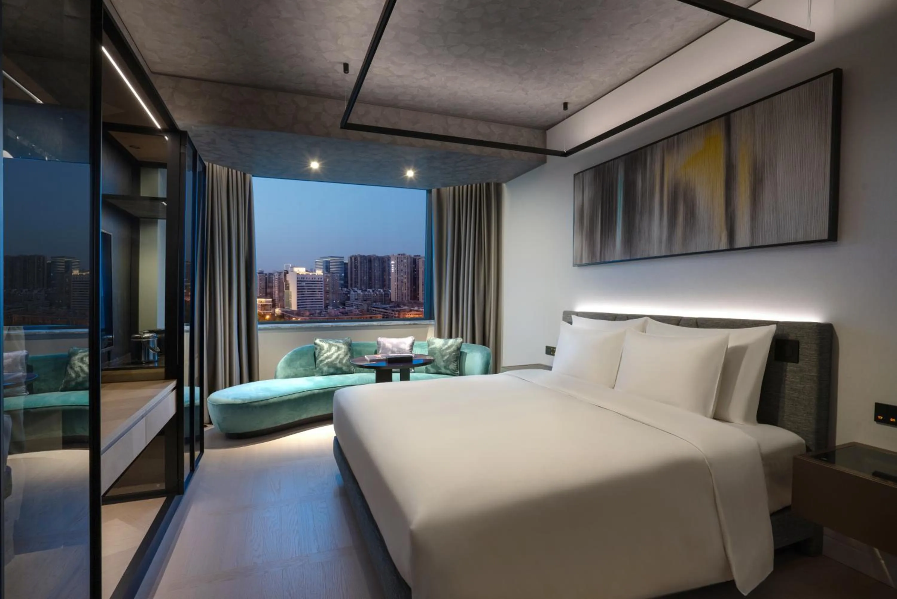 Photo of the whole room, Bed in Kempinski Hotel Chengdu-City Center