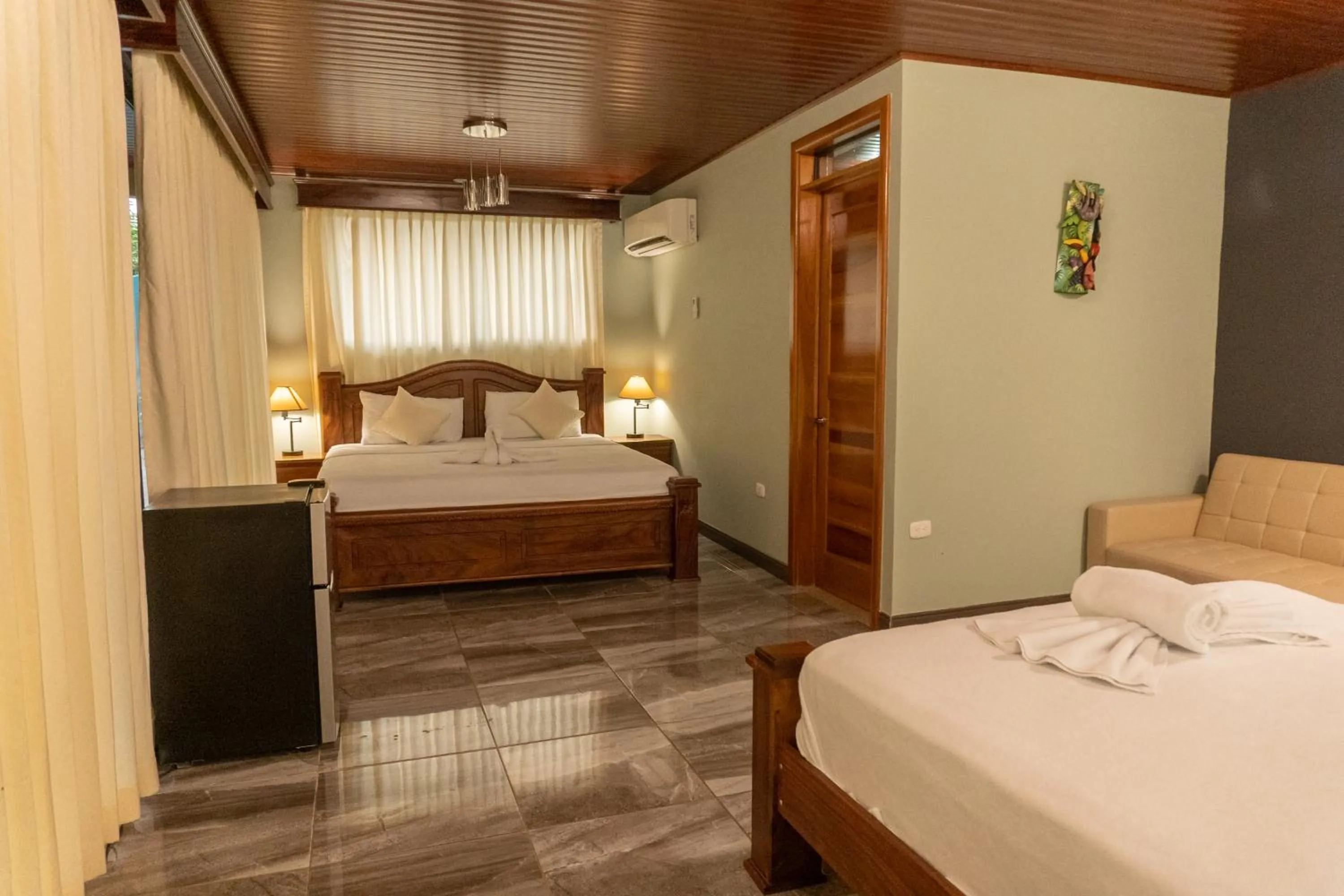 Bed in Hotel Margarita and Tour Operator Drake Bay