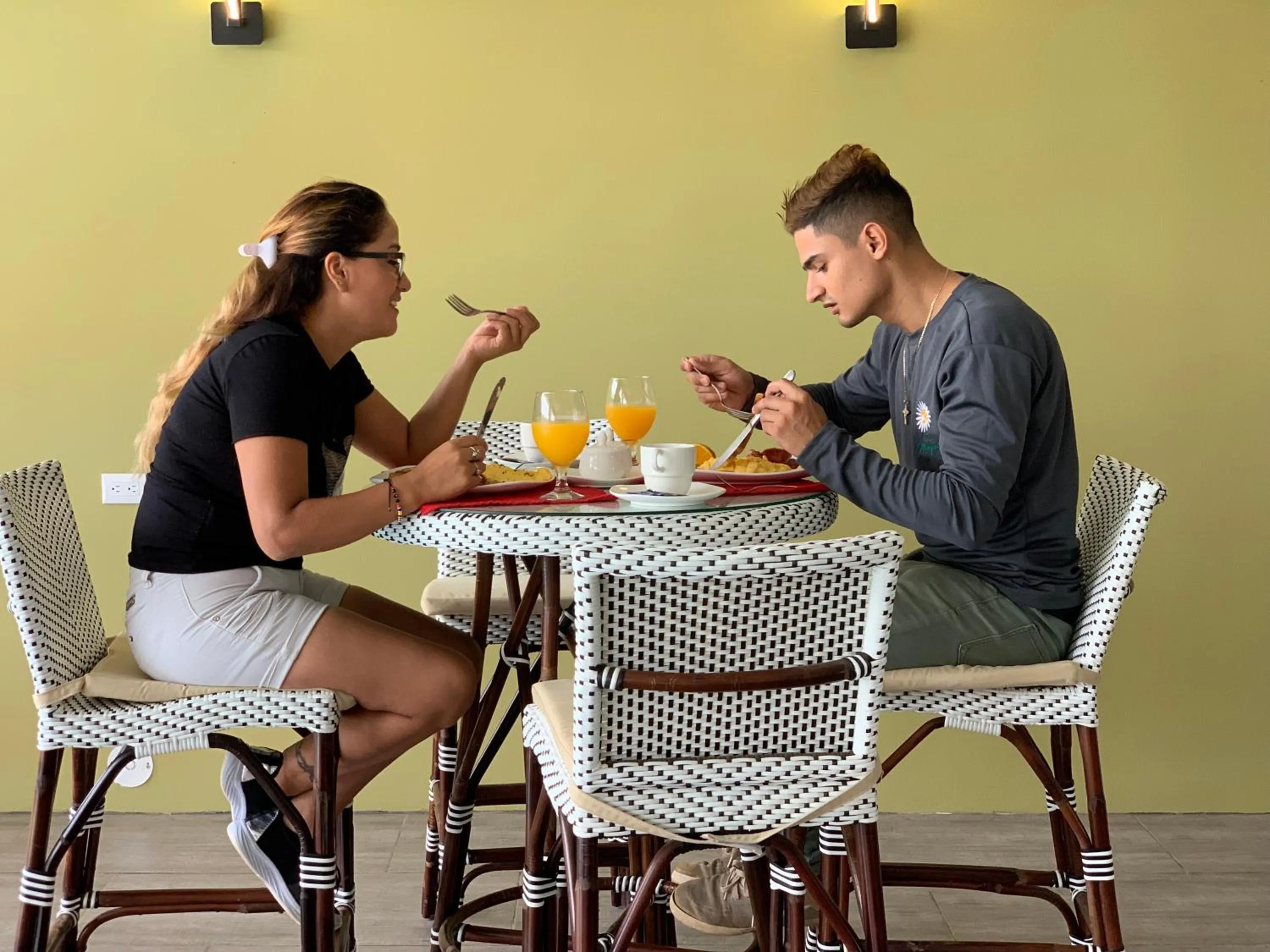 Breakfast in Hotel Margarita and Tour Operator Drake Bay