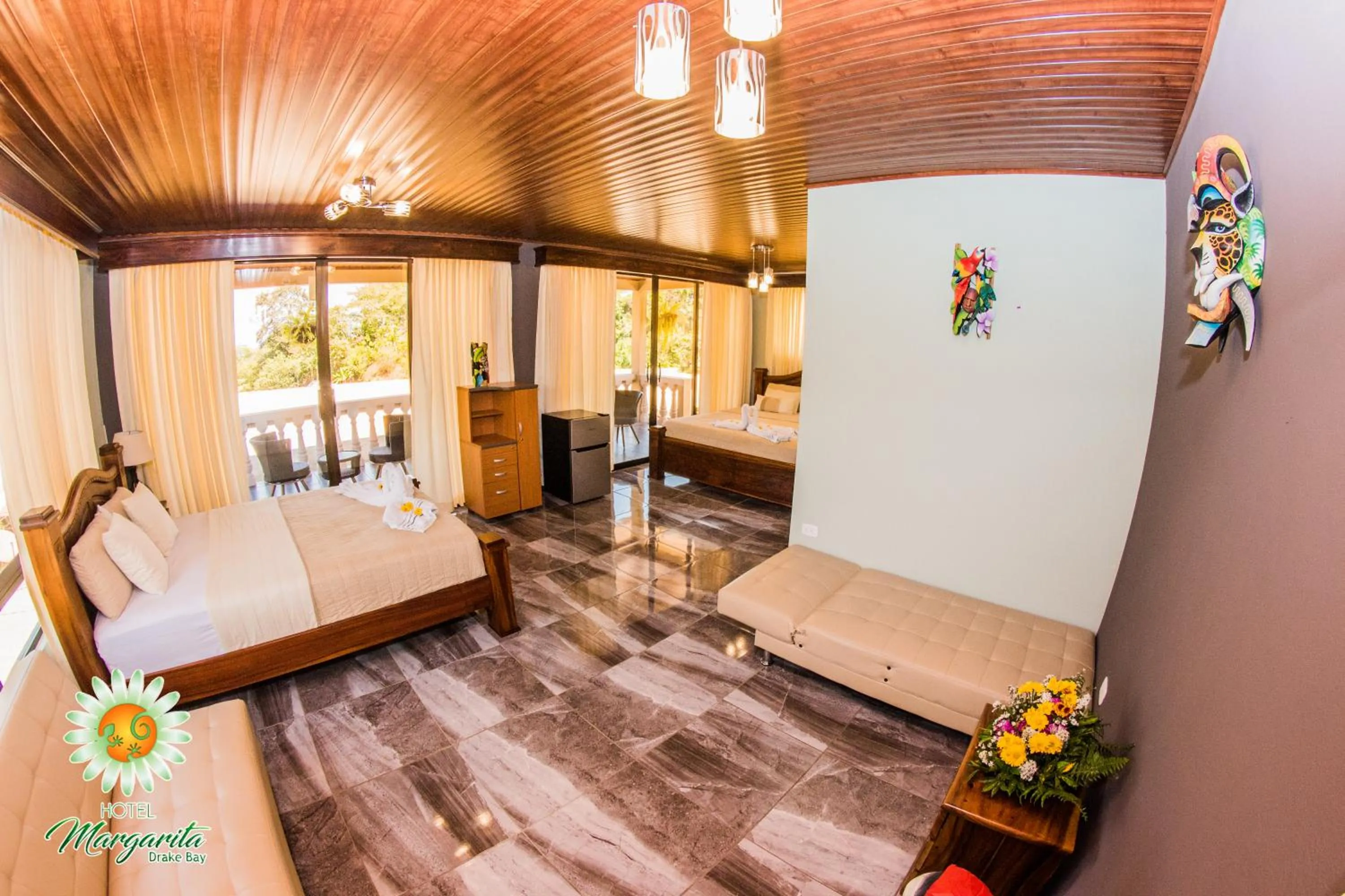 Bed in Hotel Margarita and Tour Operator Drake Bay