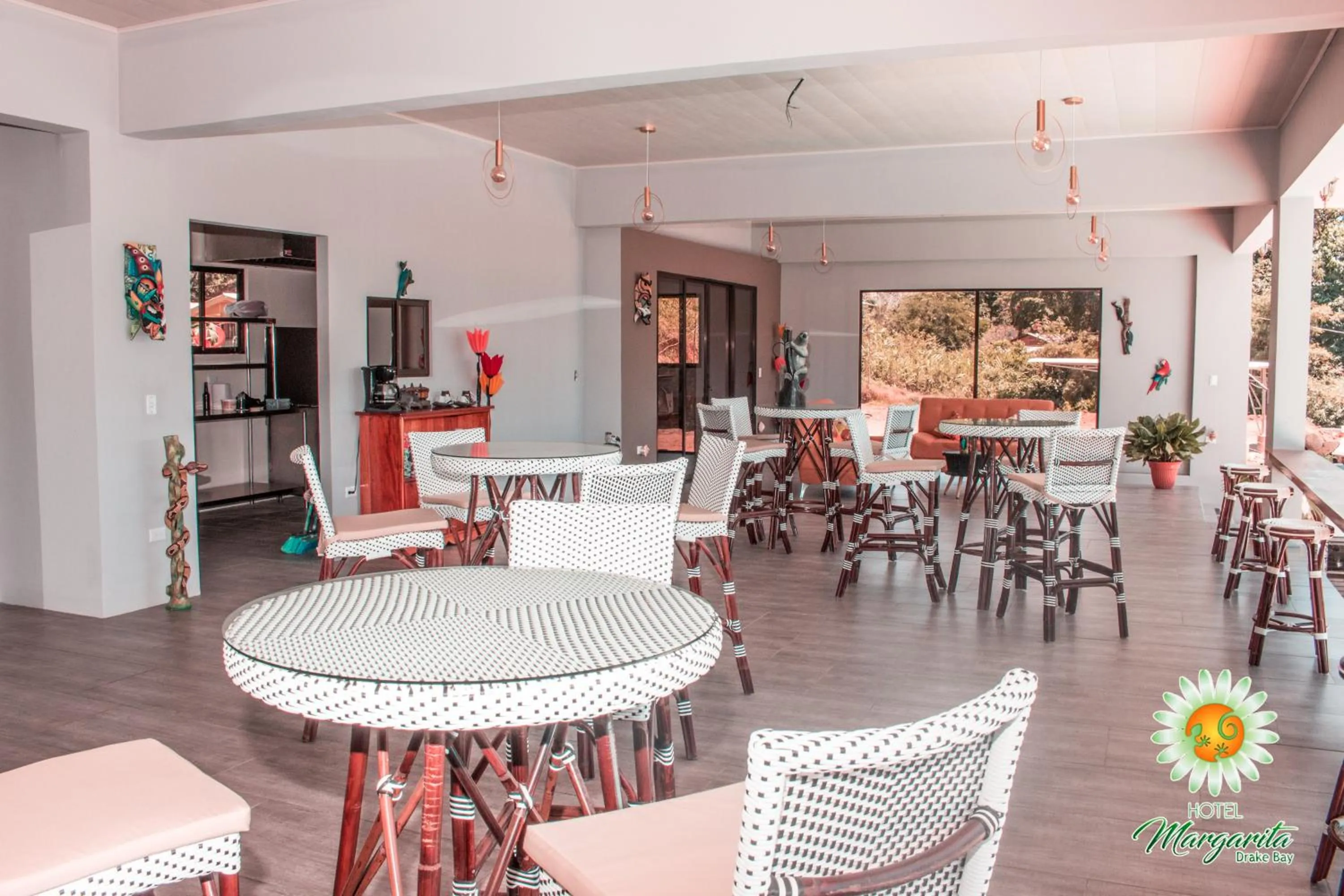 Lounge or bar in Hotel Margarita and Tour Operator Drake Bay