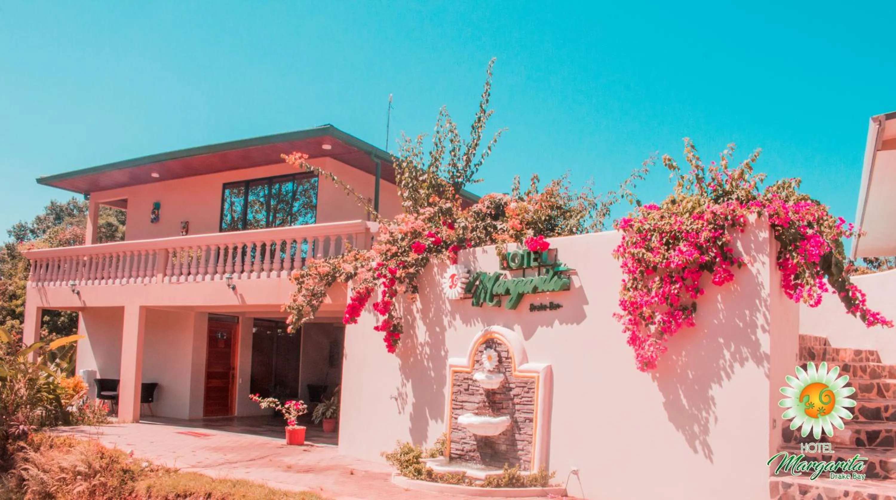 Garden in Hotel Margarita and Tour Operator Drake Bay