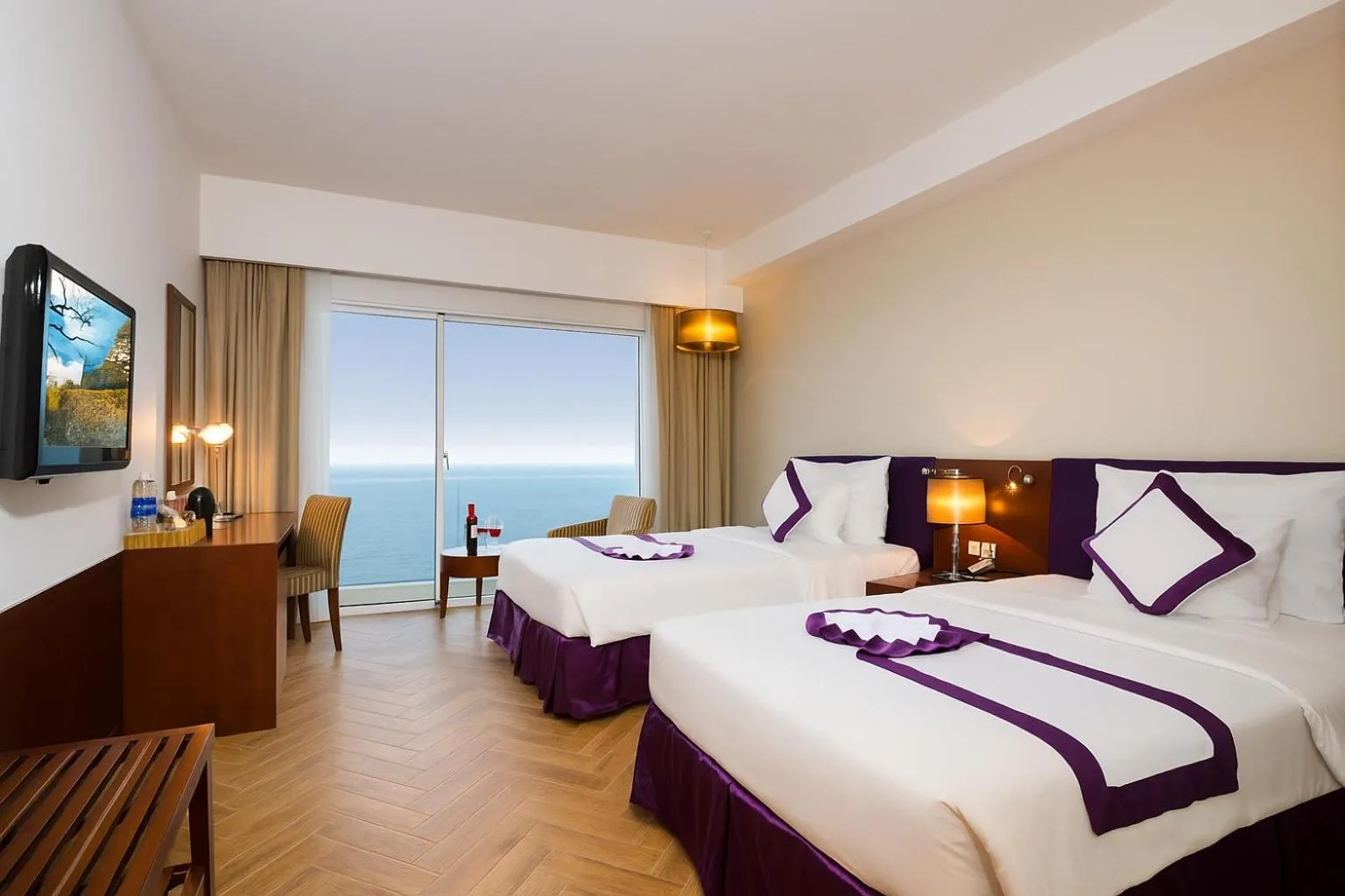 Bed in TTC Hotel Michelia