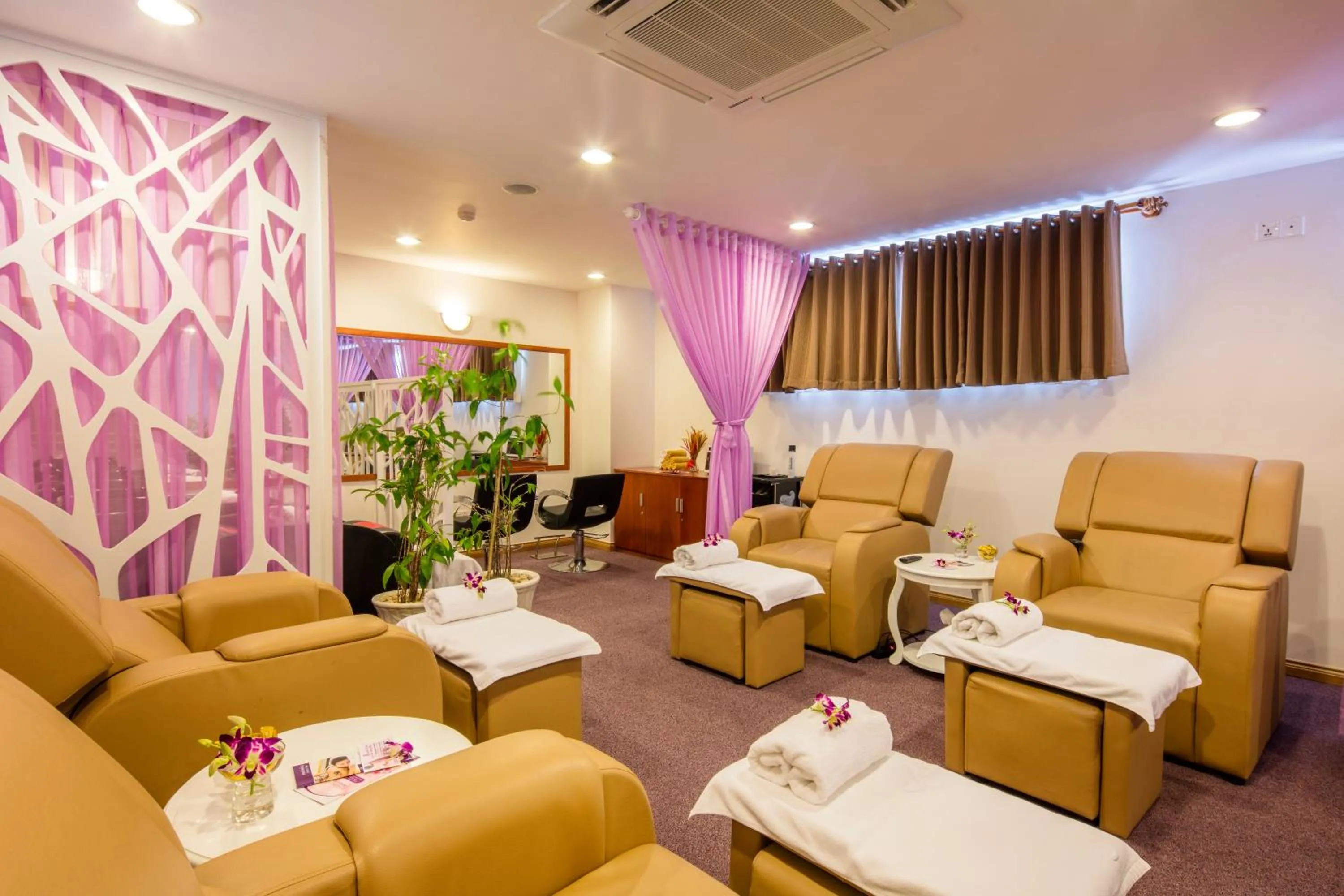 Massage in TTC Hotel Michelia