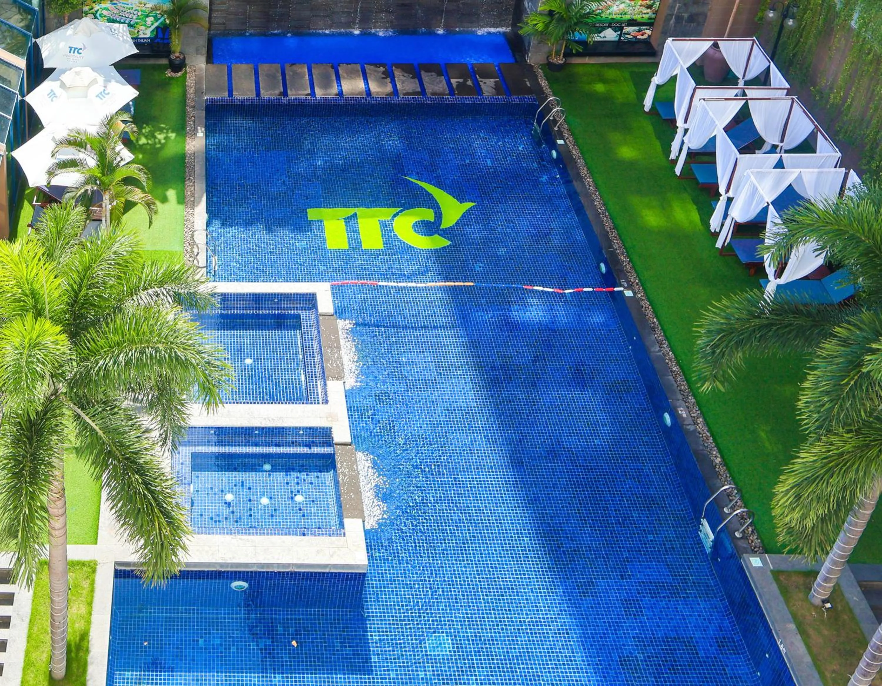 Summer in TTC Hotel Michelia