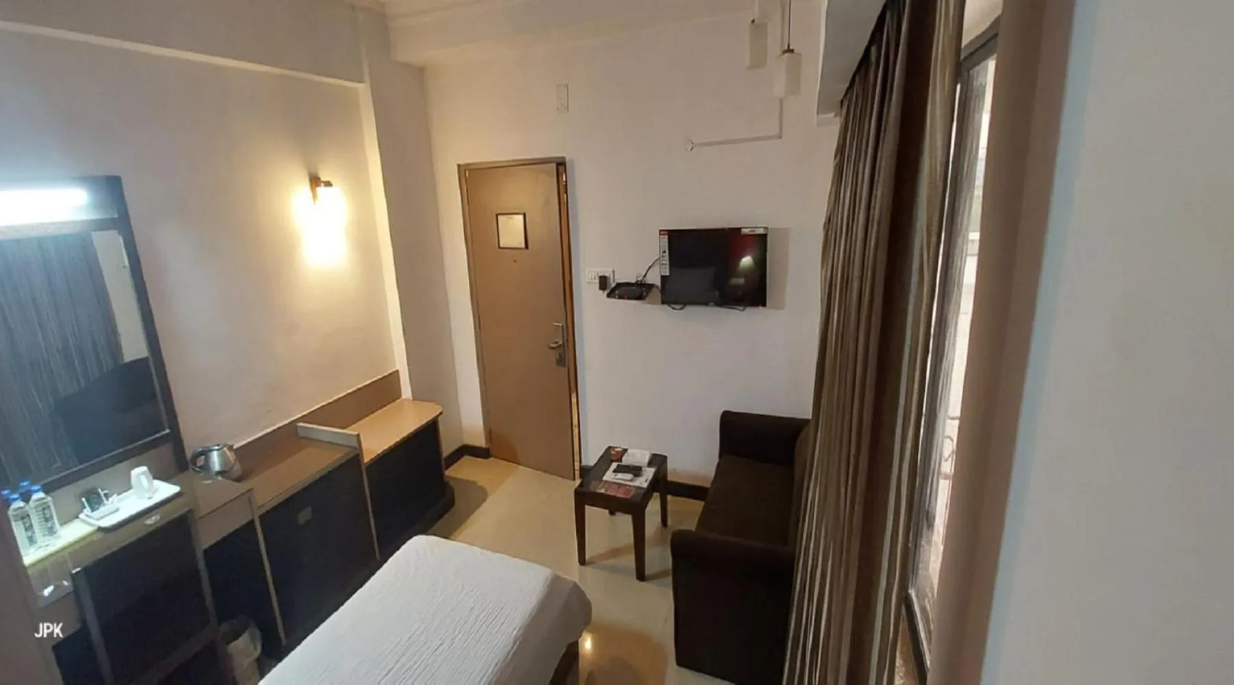 Bedroom in Lytton Hotel