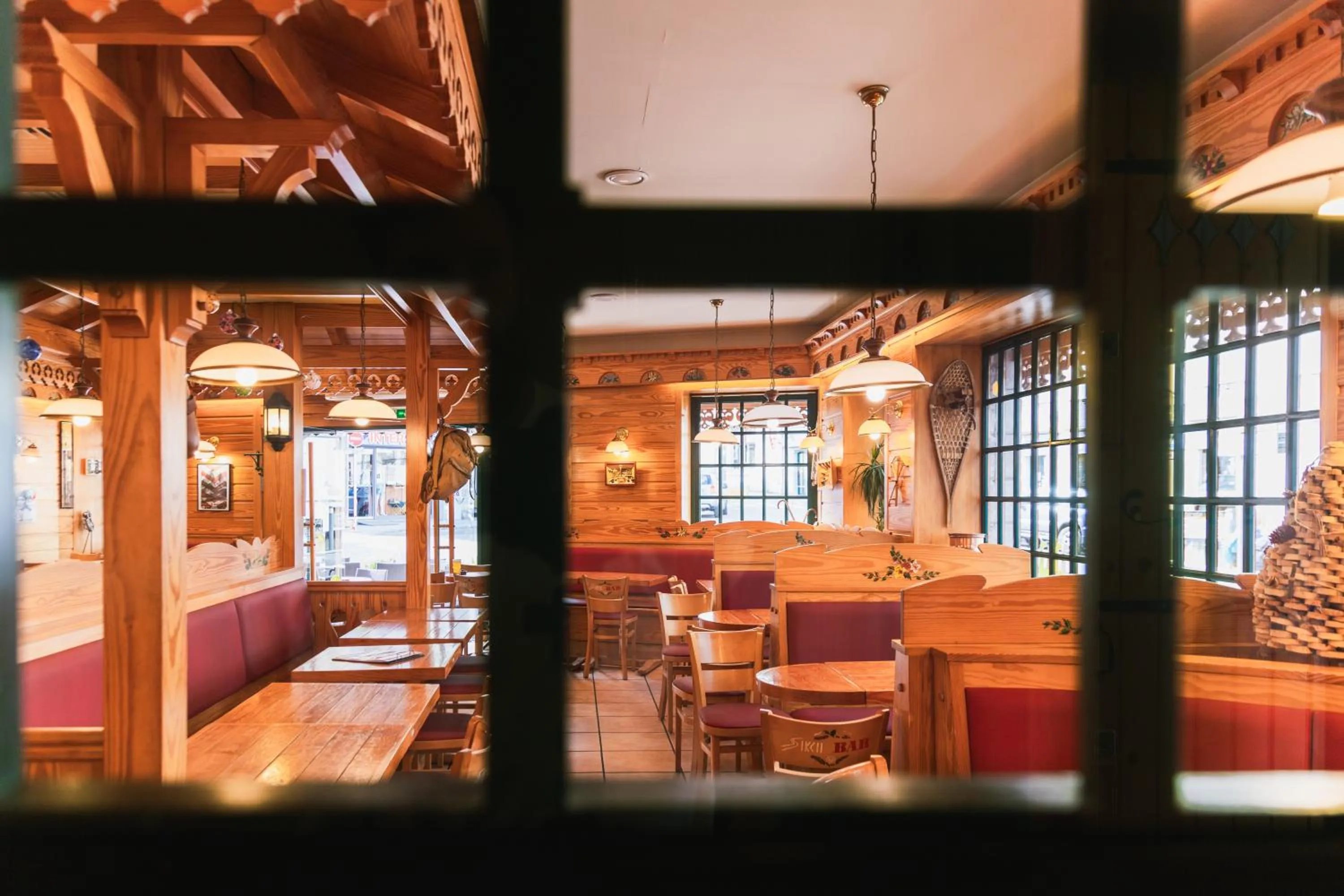 Restaurant/places to eat in Hôtel Le Bois Joli