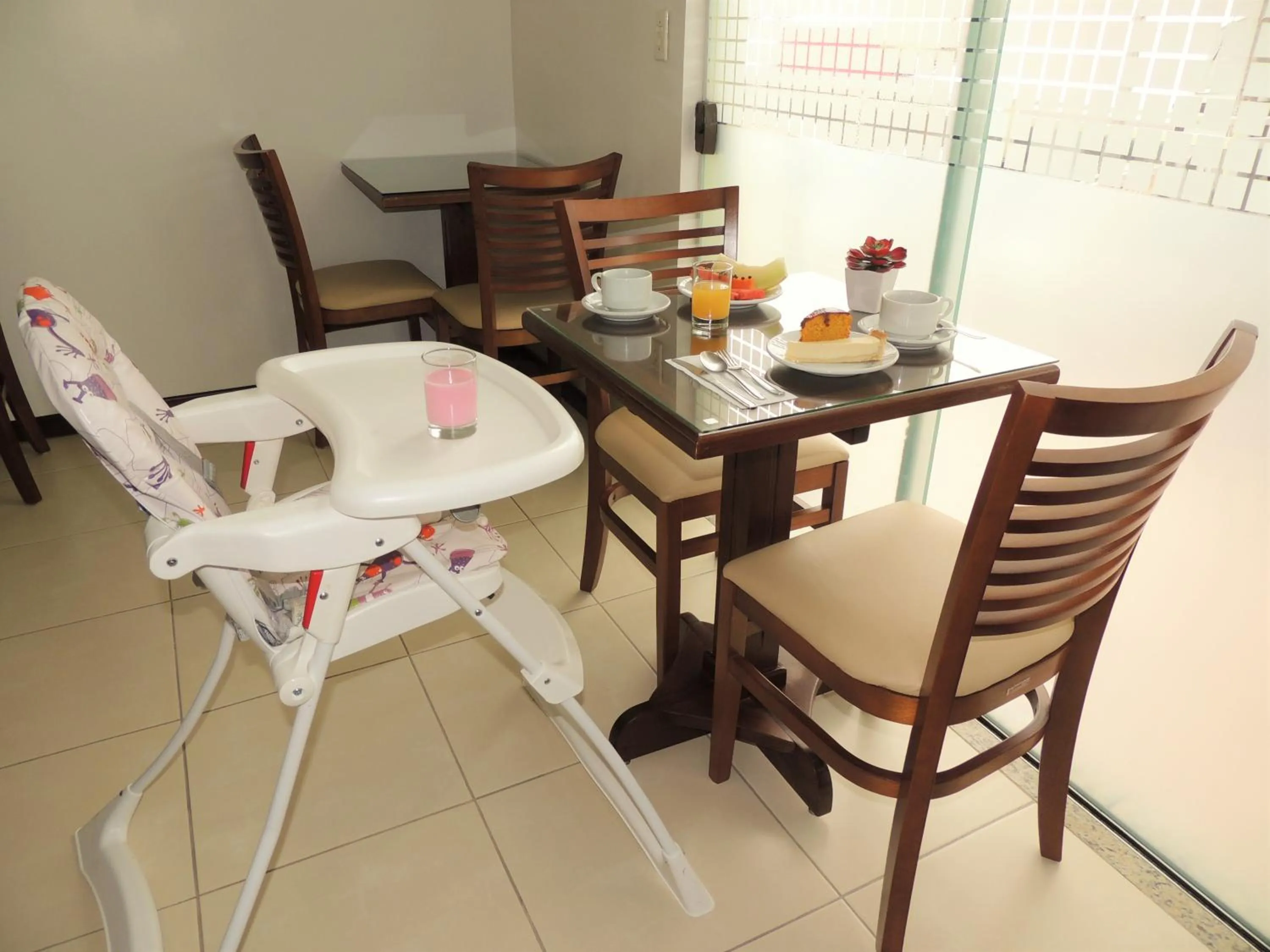 Buffet breakfast in Pousada Bomar Bombinhas