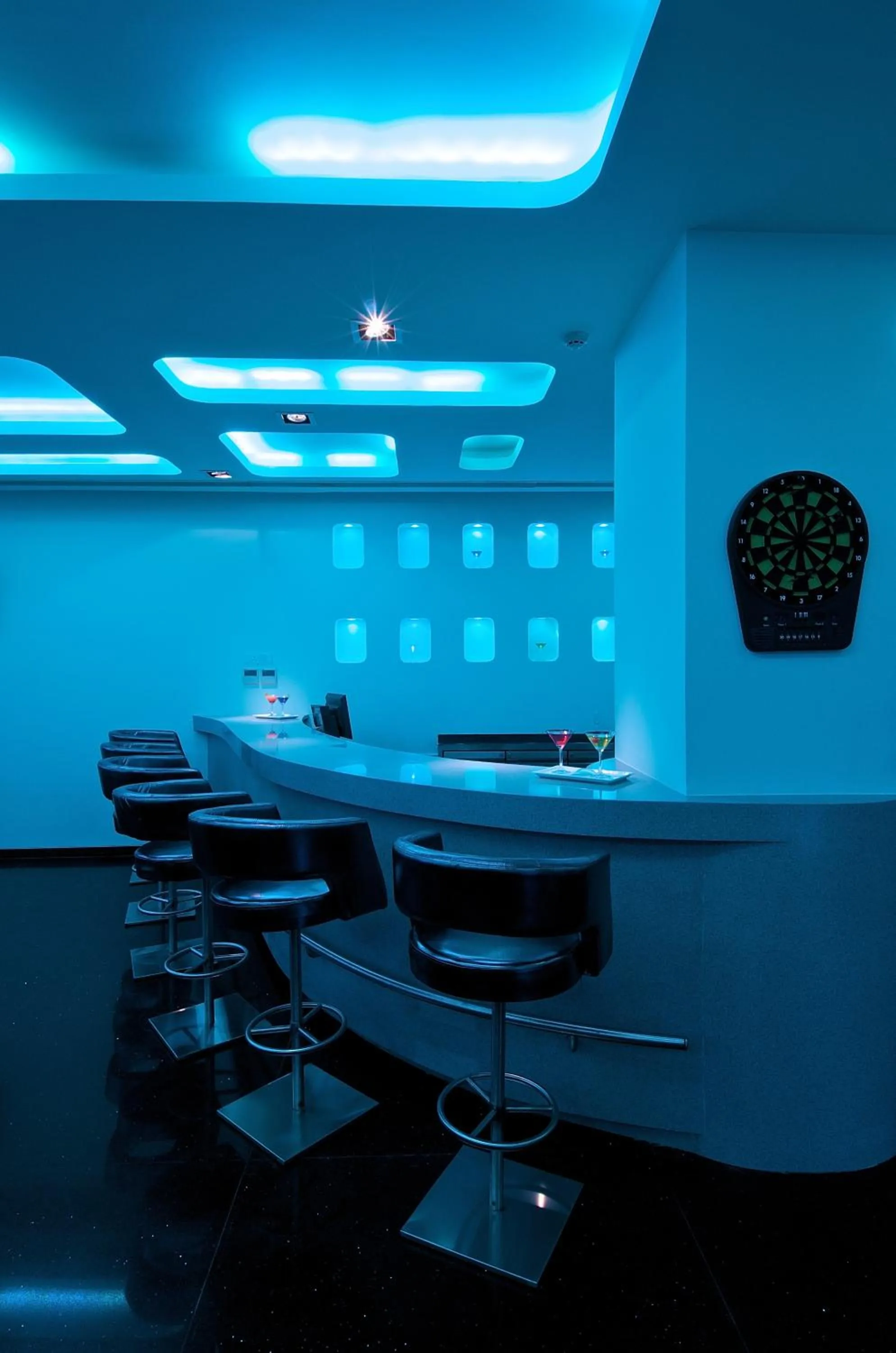 Lounge or bar in Keys Select by Lemon Tree Hotels, Thiruvananthapuram