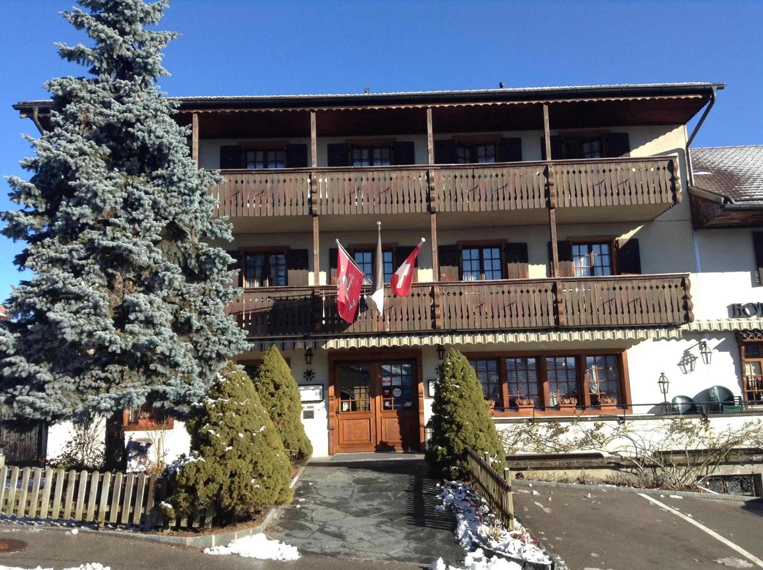 Facade/entrance in Hôtel Restaurant le Gruyérien