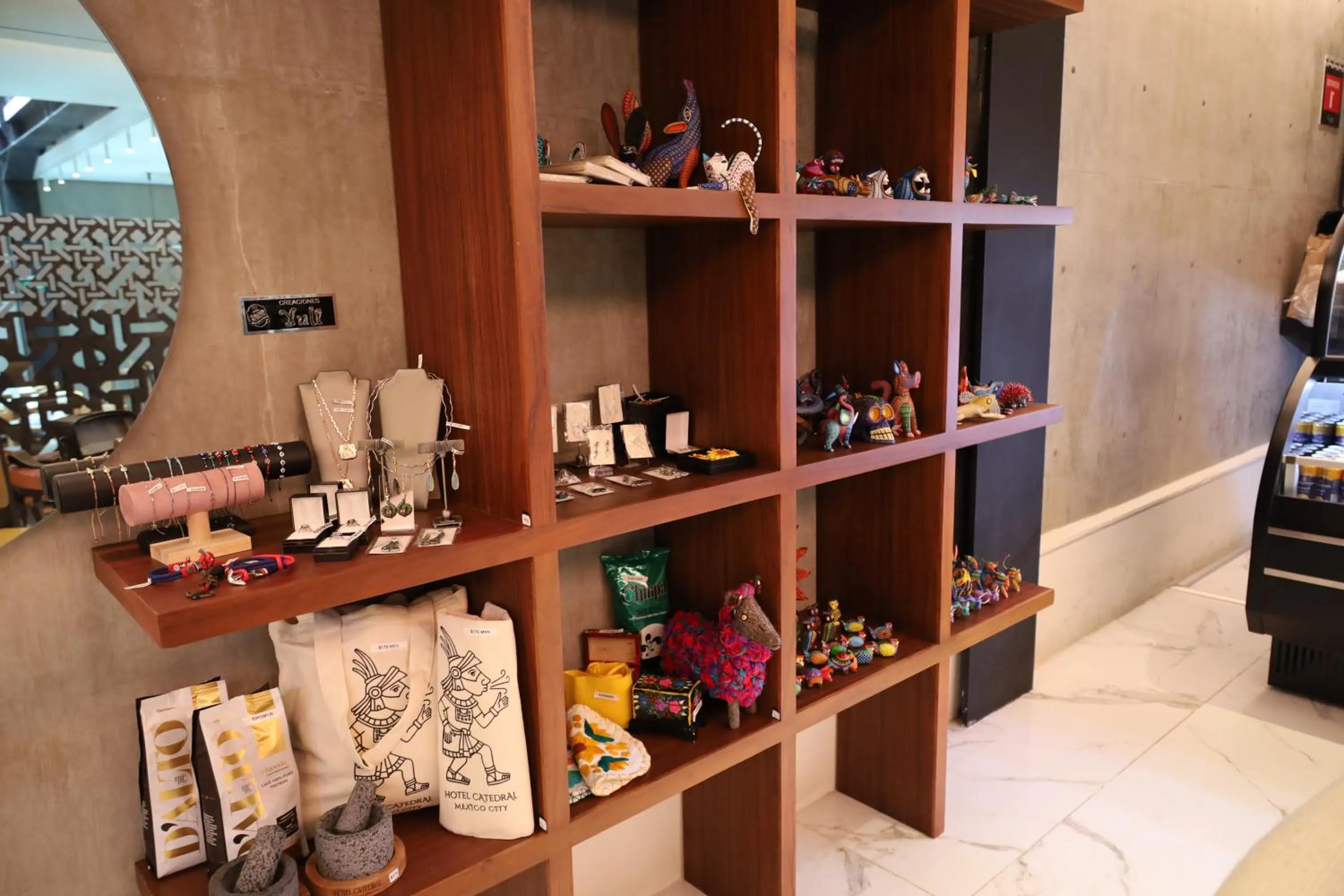 On-site shops in Hotel Catedral