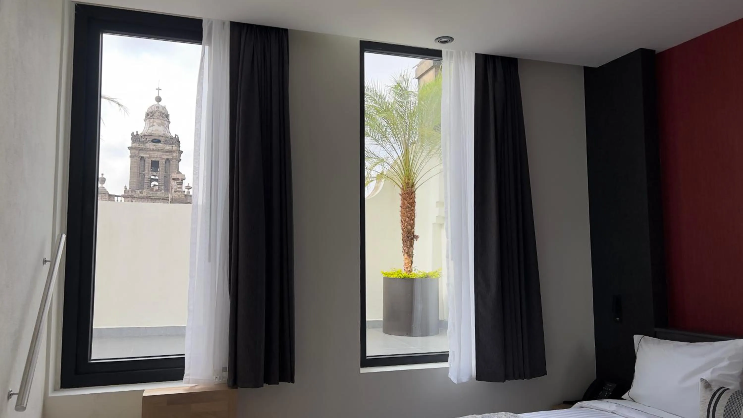 Balcony/Terrace, Bed in Hotel Catedral