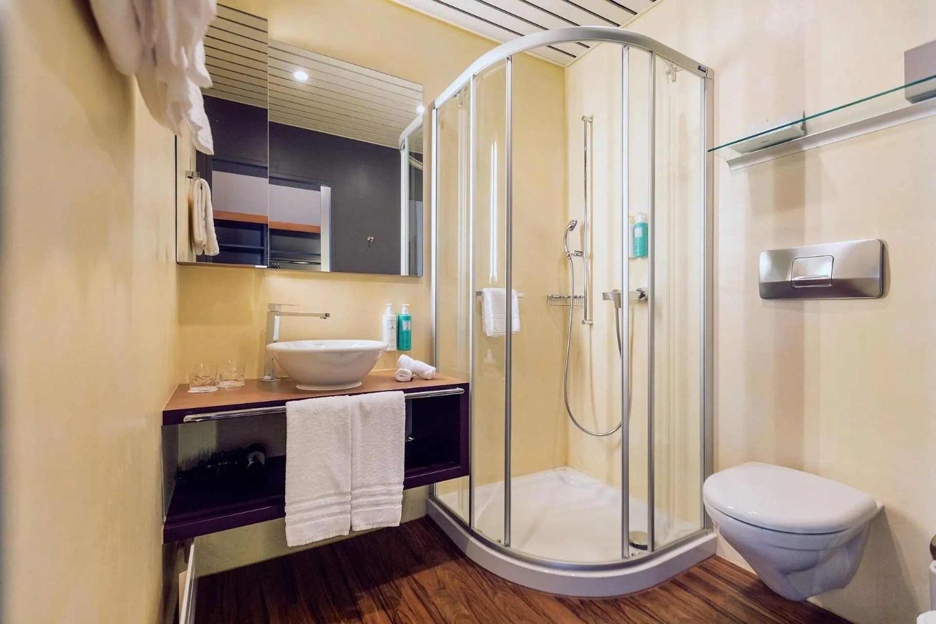 Bathroom in Parkhotel Brenscino Brissago