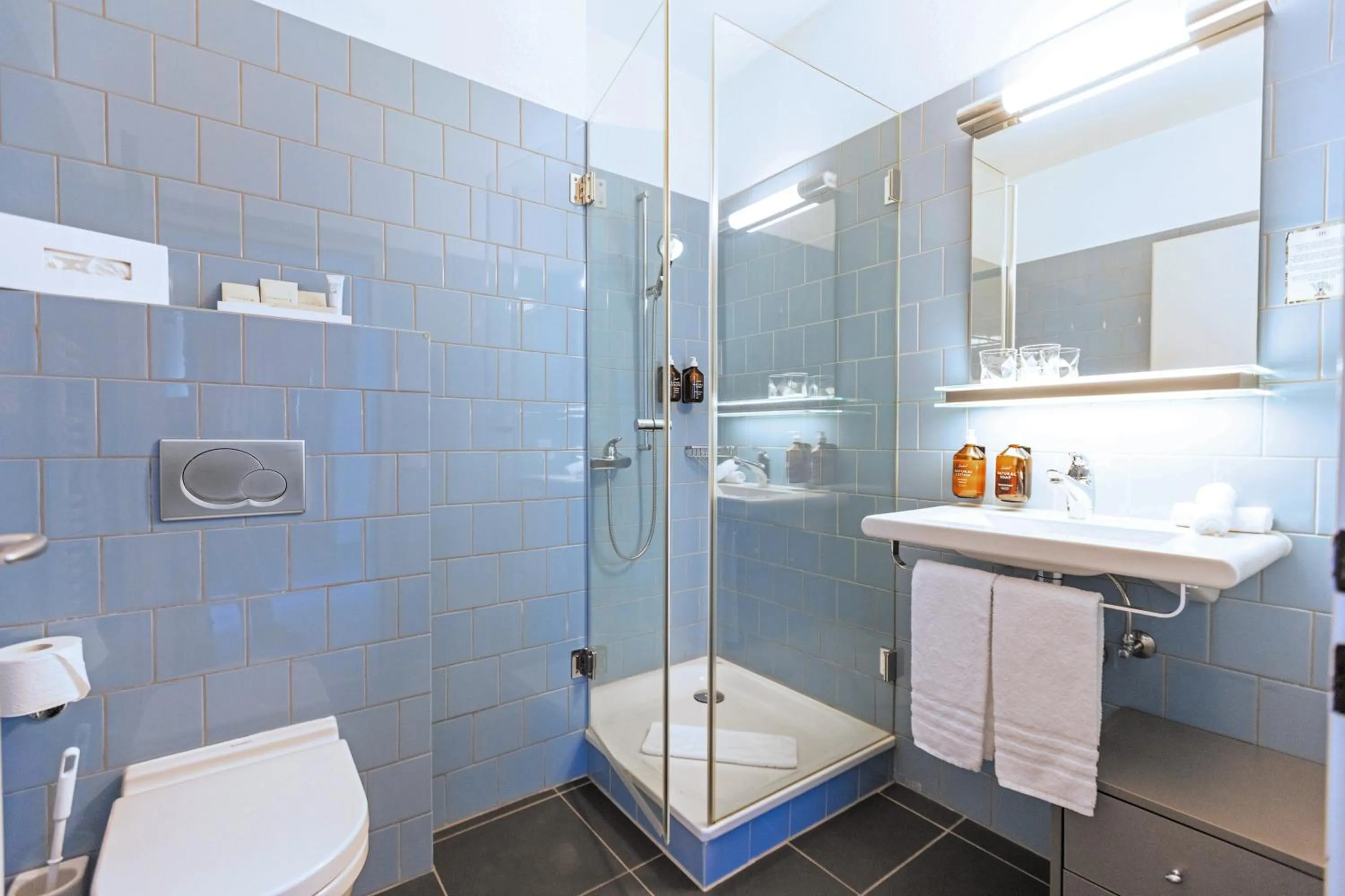 Bathroom in Parkhotel Brenscino Brissago